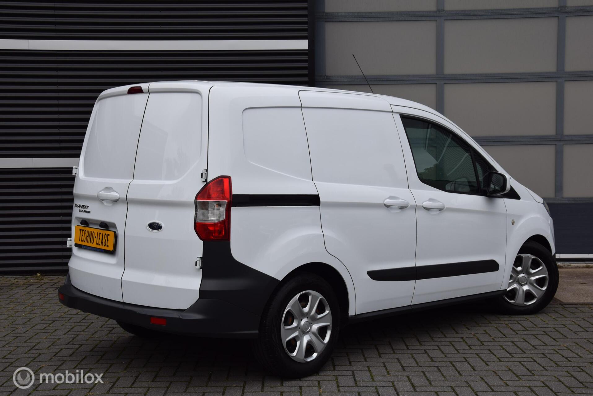Foto van Ford Transit Courier