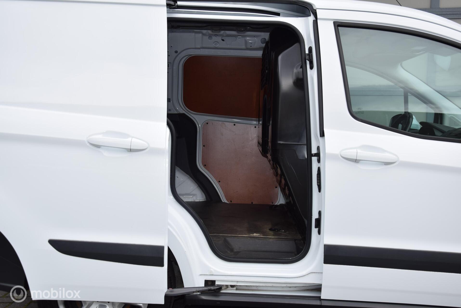 Foto van Ford Transit Courier