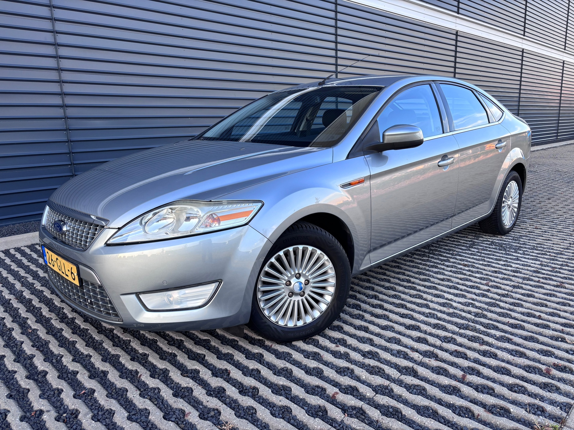 Ford Mondeo 2.0-16V Titanium 1e Eigenaar Dealer Onderhouden 2008 - voorkant