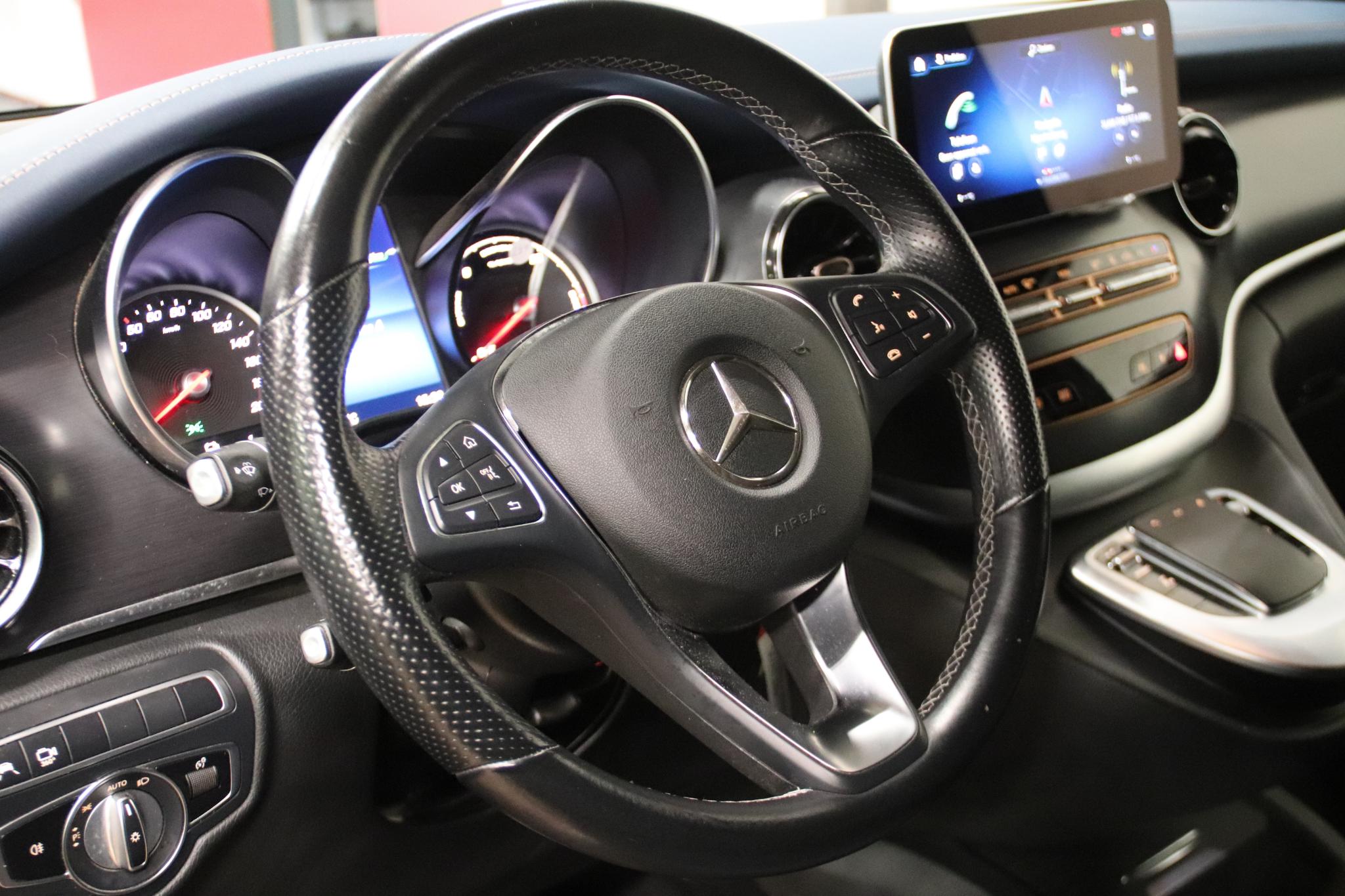 Foto van Mercedes-Benz Eqv