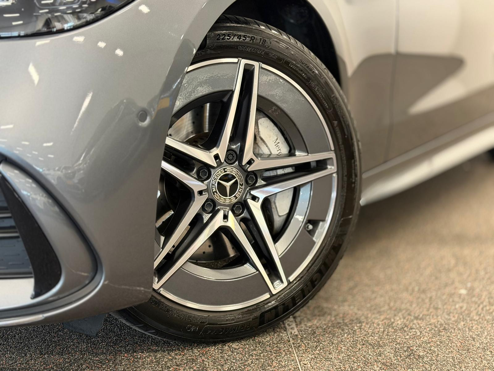 Foto van Mercedes-Benz C 300 E