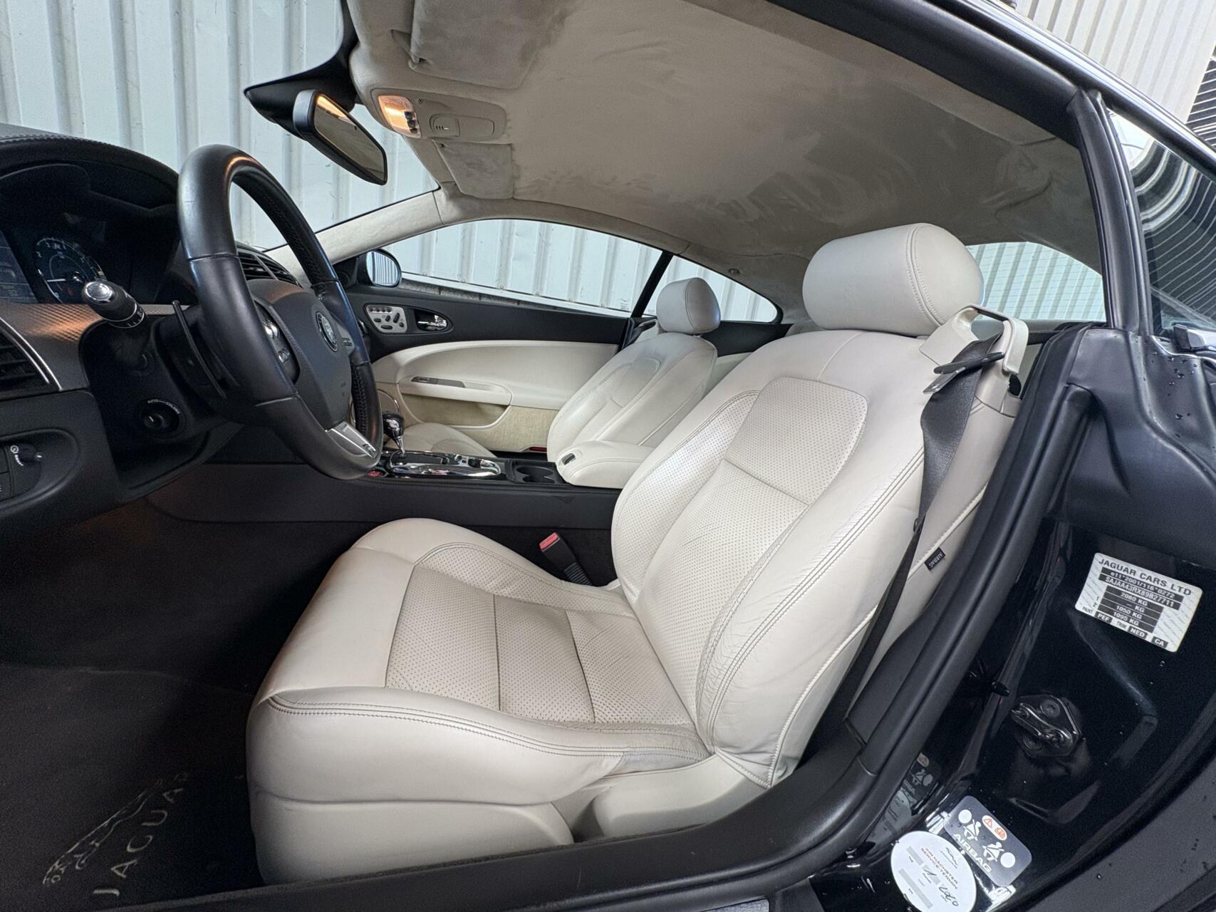 Foto van Jaguar XKR