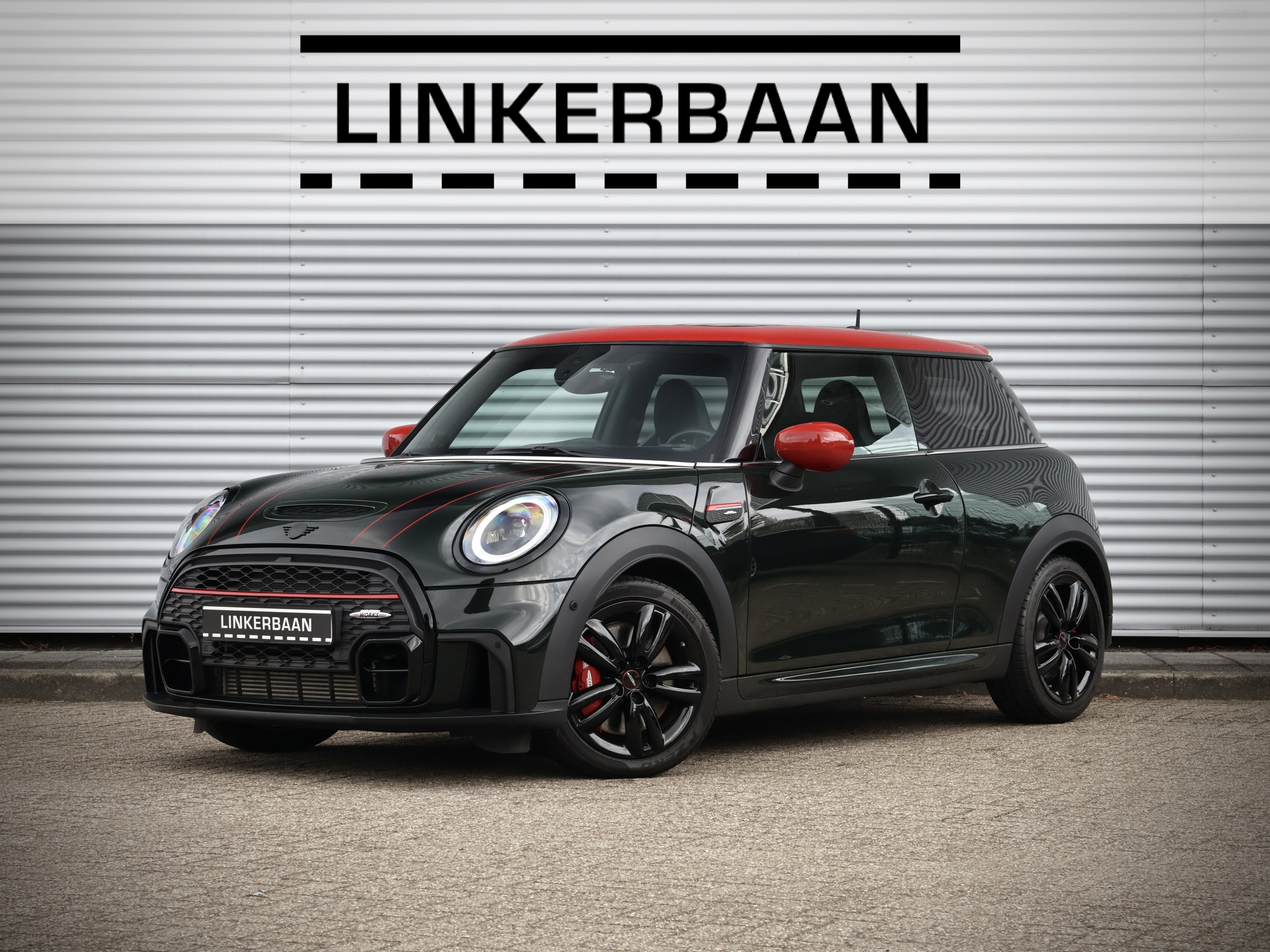 Mini John Cooper Works JCW 2.0 231pk | Full Option | Panodak | H&K | HUD | Black Pack | 2022 - voorkant