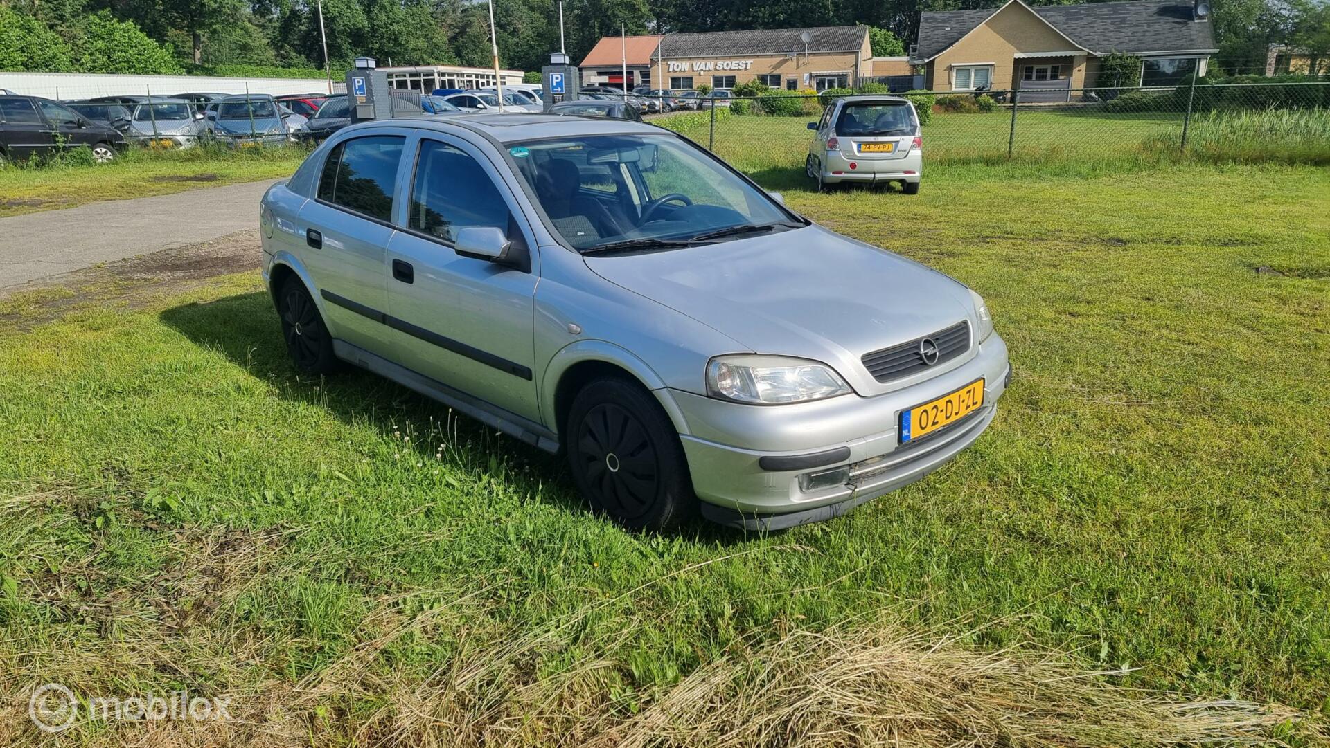 Opel Astra 1.6-16V Club 1999 - voorkant