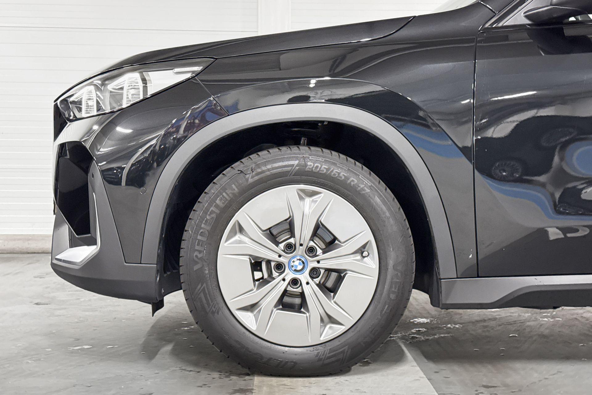 Foto van BMW Ix1