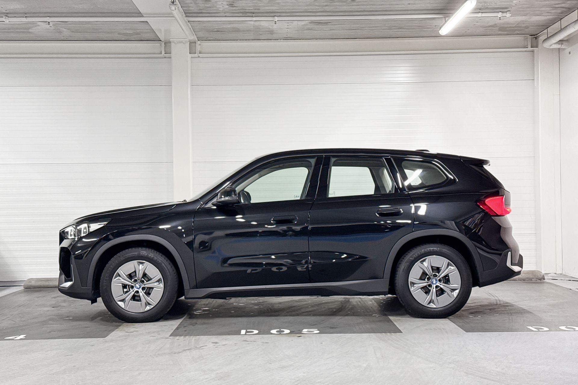 Foto van BMW Ix1