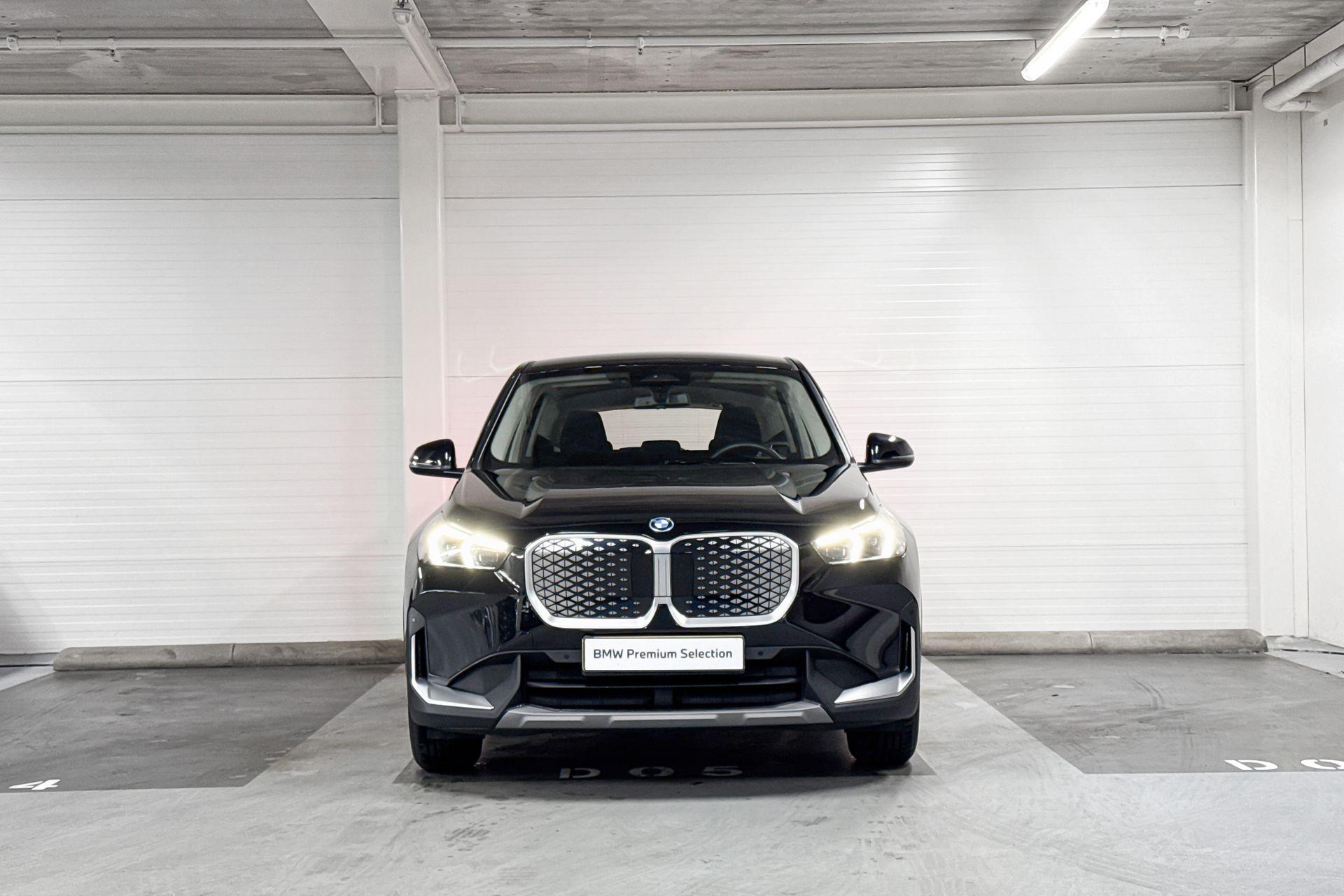 Foto van BMW Ix1