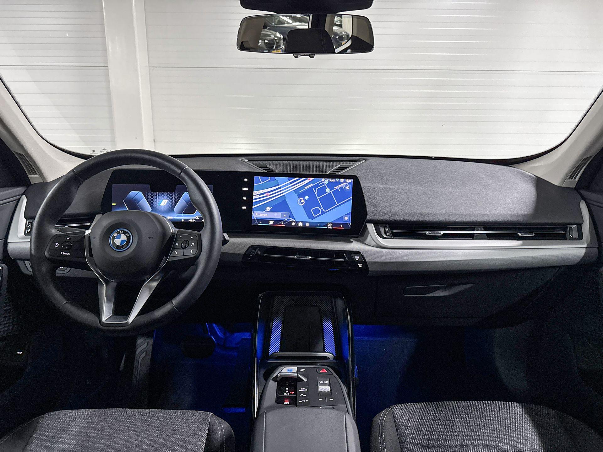 Foto van BMW Ix1