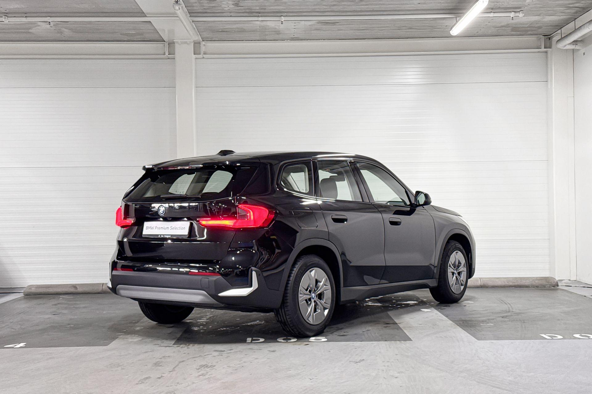 Foto van BMW Ix1