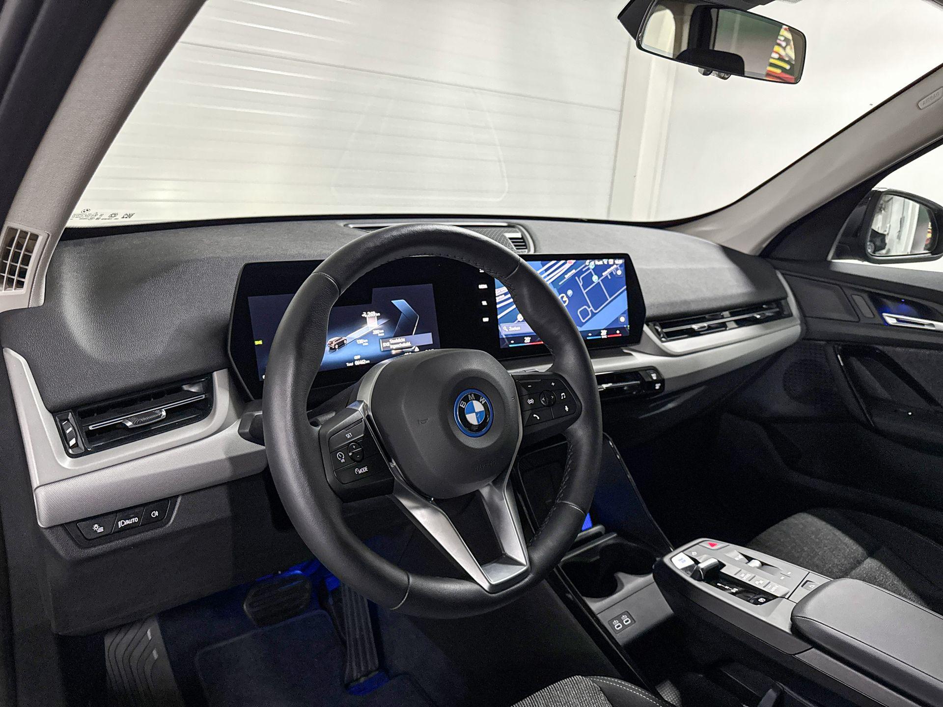 Foto van BMW Ix1