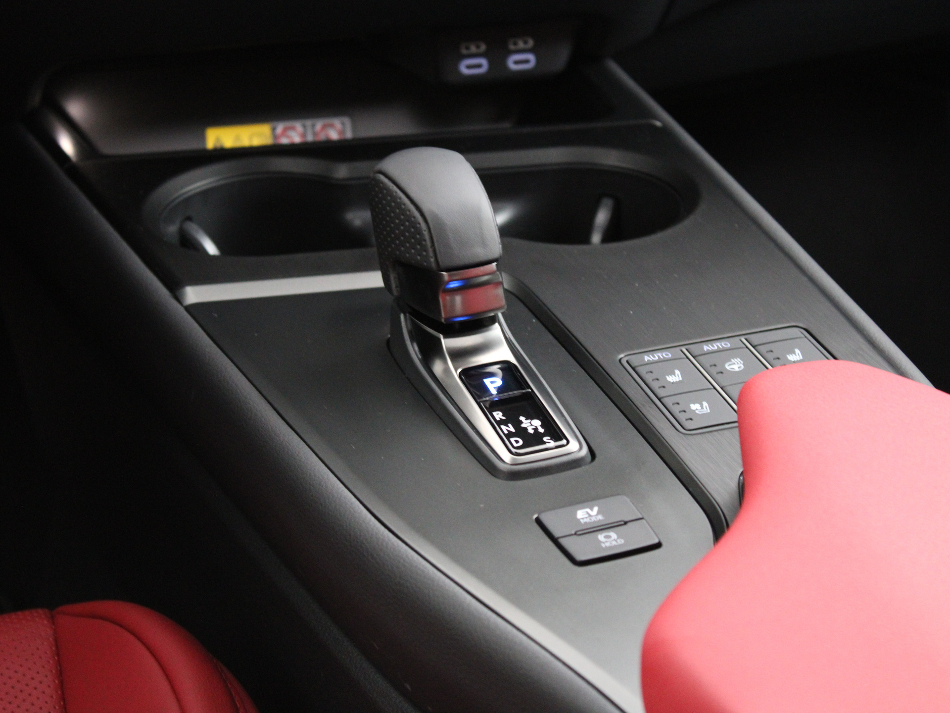 Foto van Lexus Lexus Ux300h