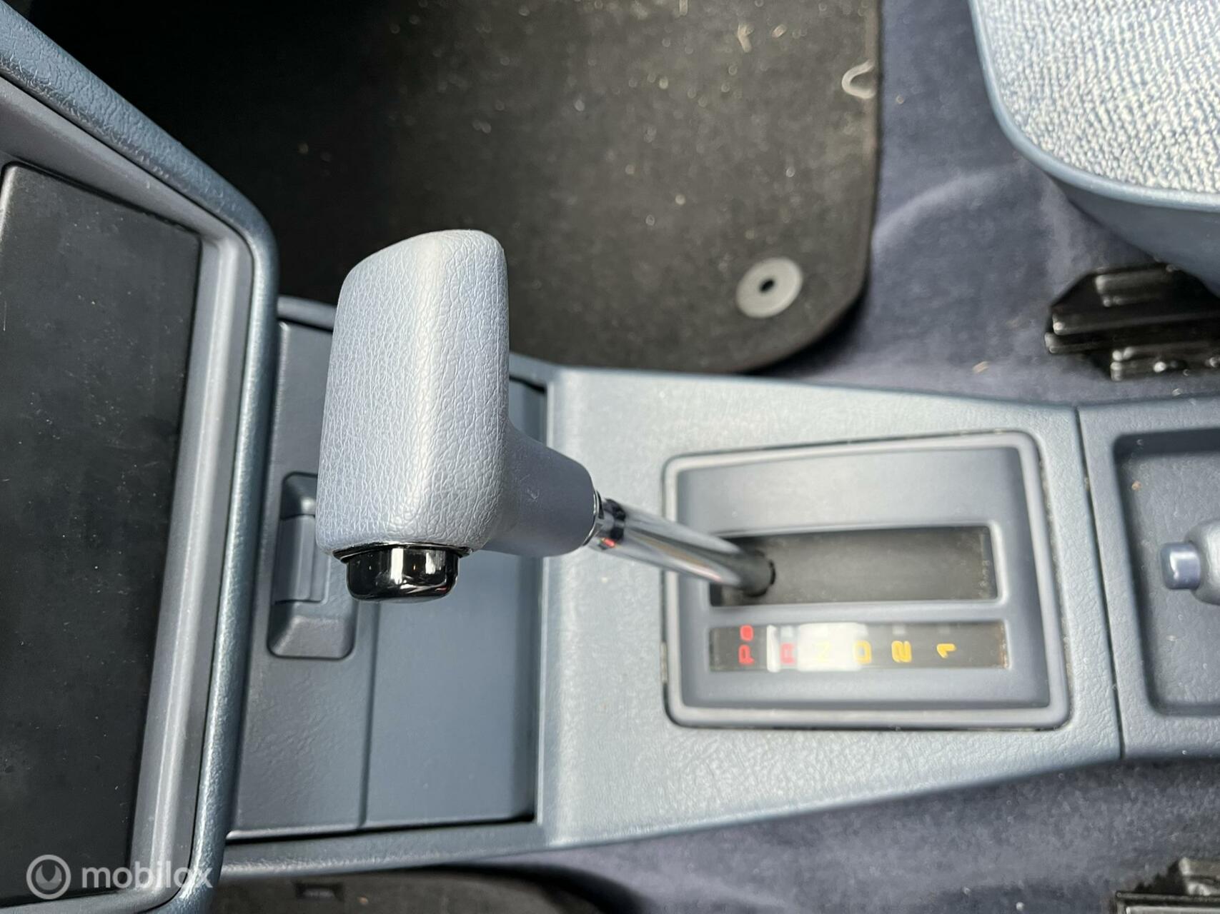 Foto van Mazda 323