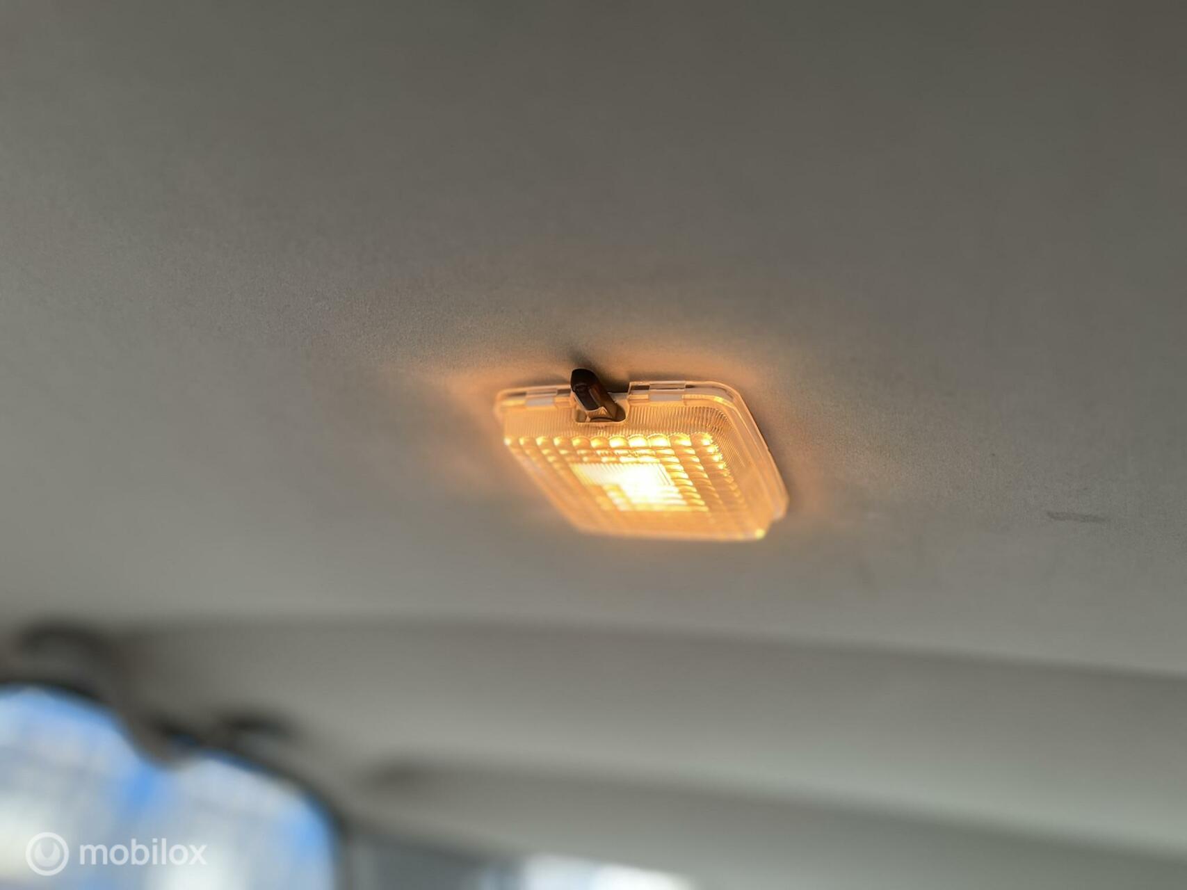 Foto van Mazda 323