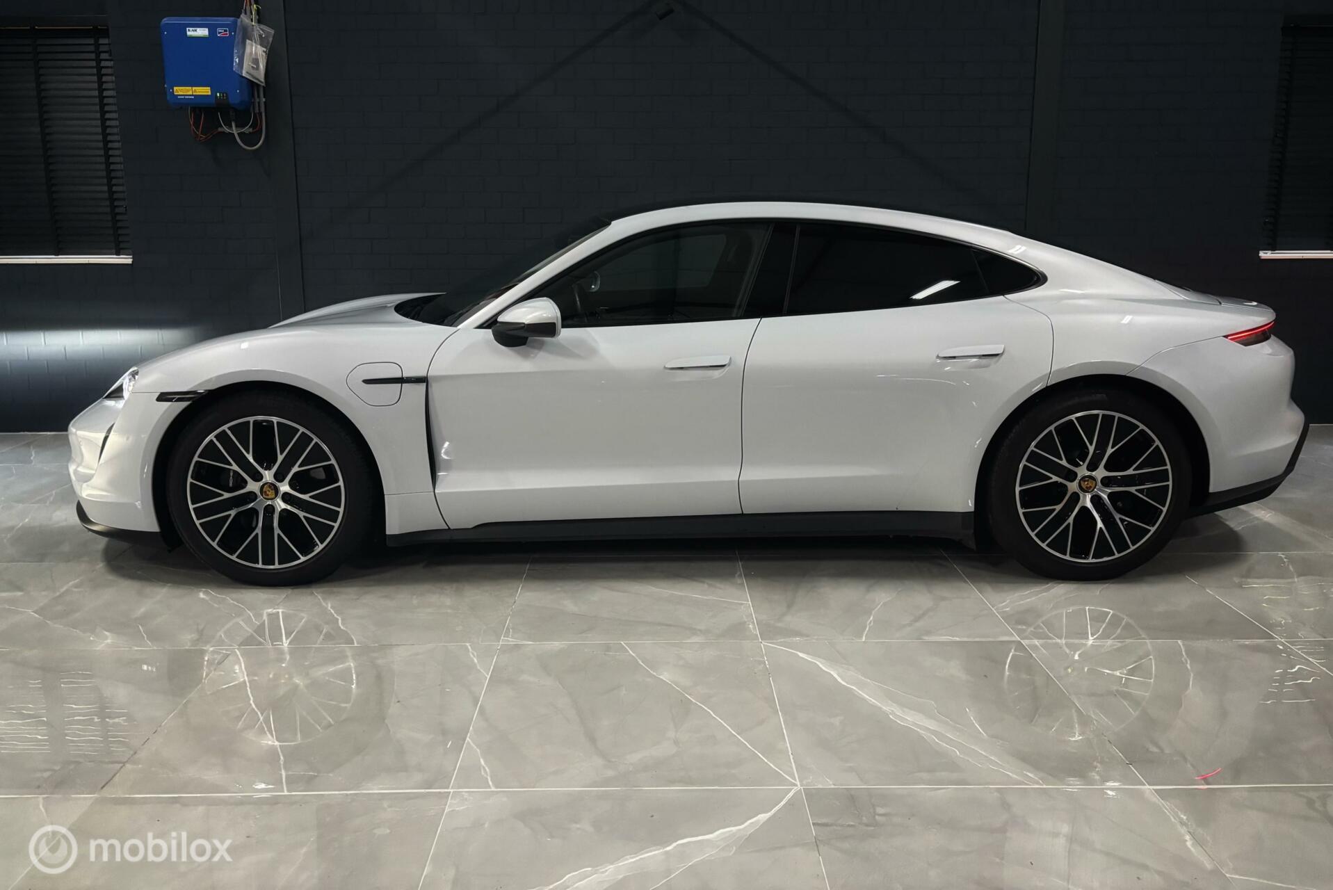 Foto van Porsche Taycan