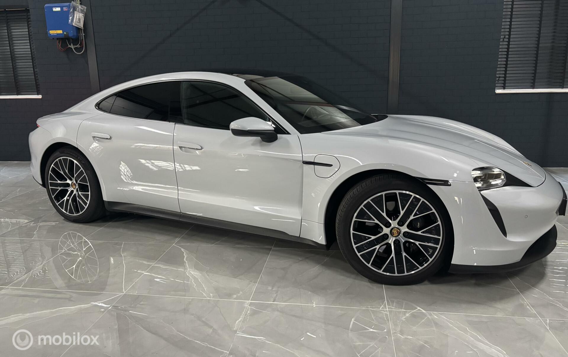 Foto van Porsche Taycan