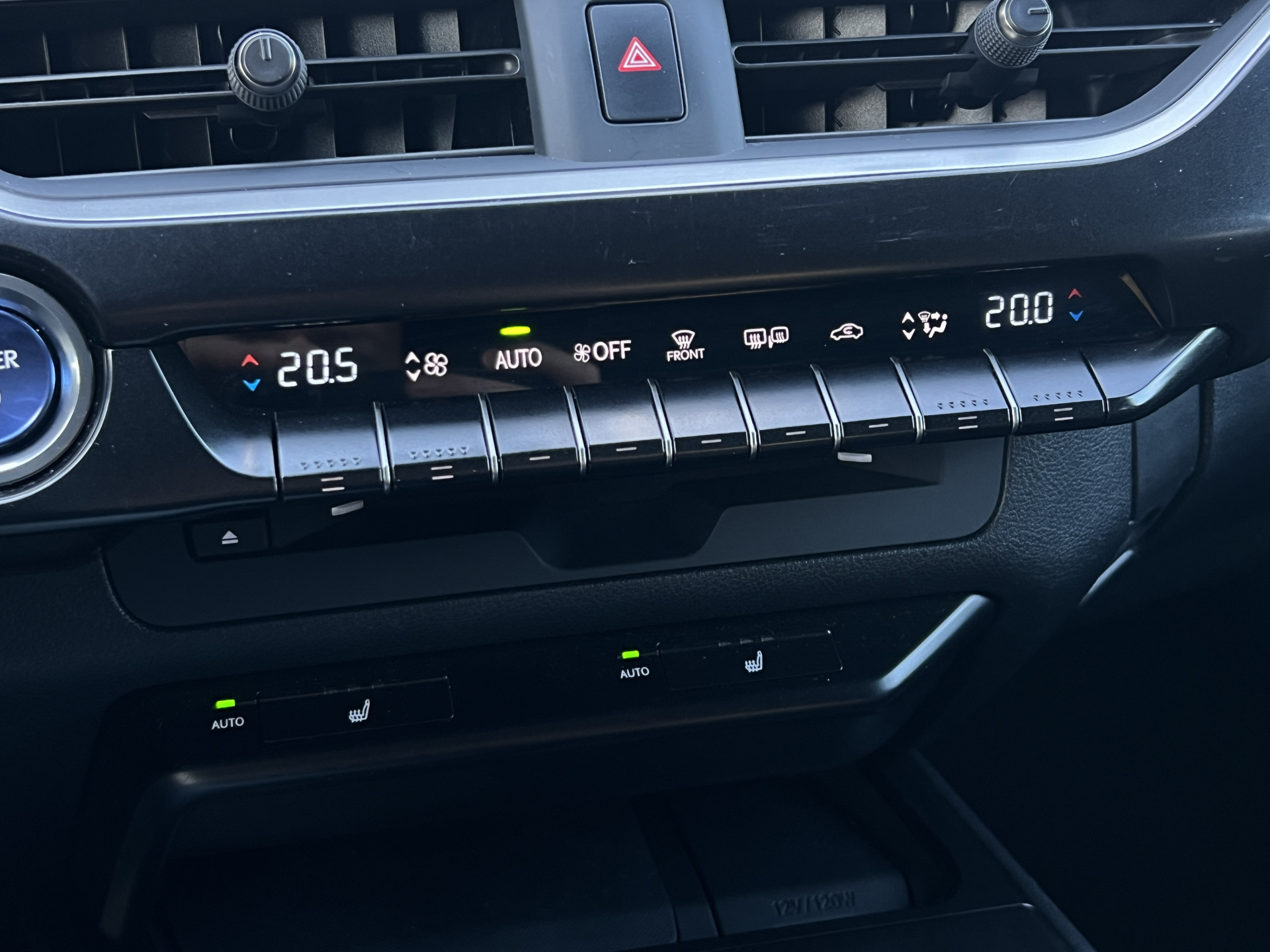 Foto van Lexus Ux