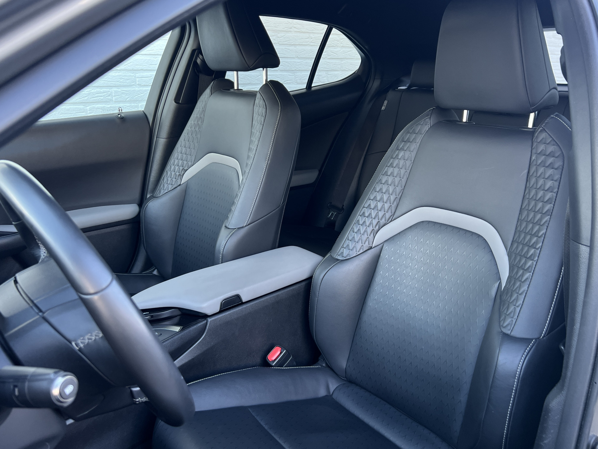 Foto van Lexus Ux