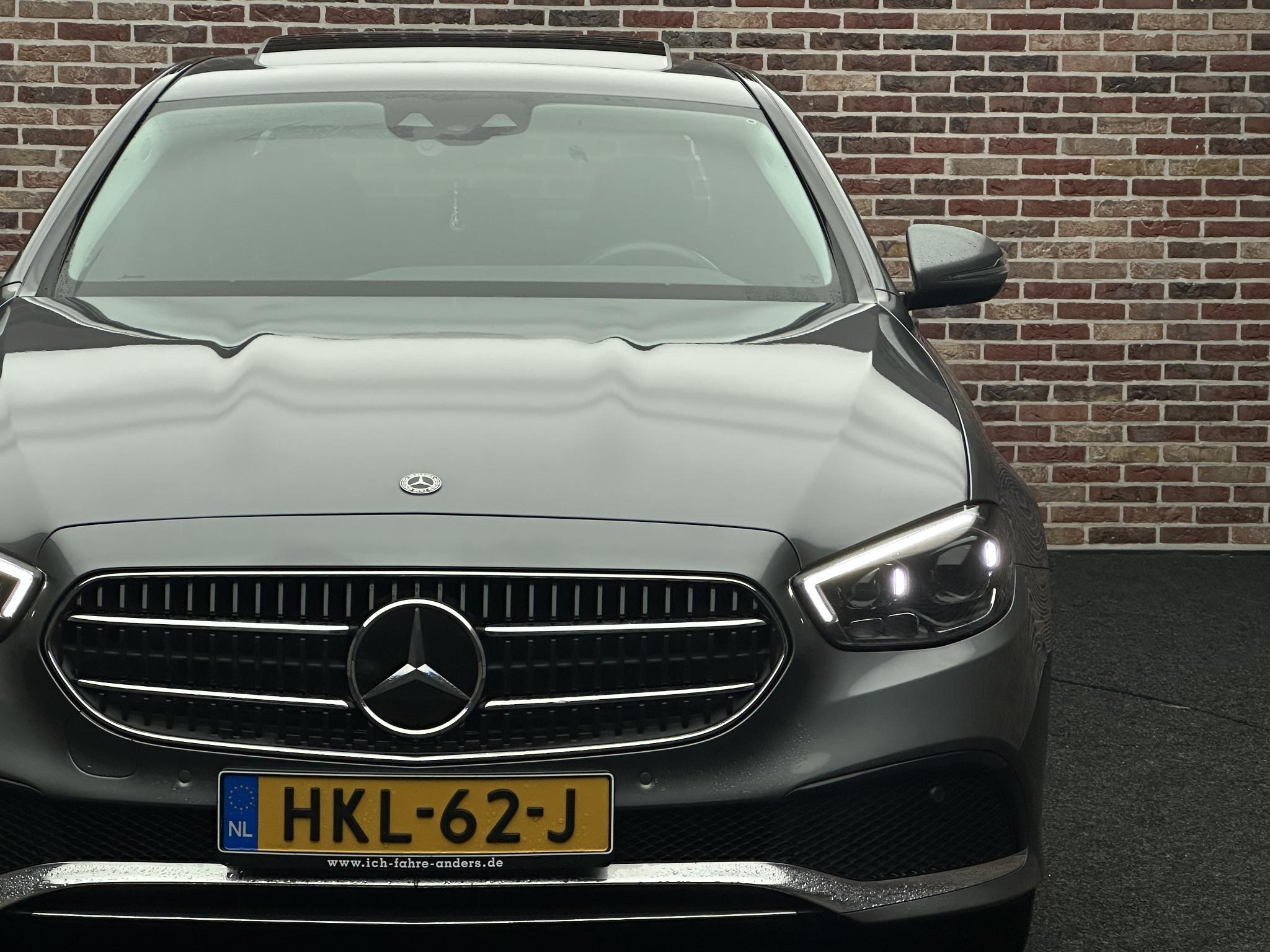 Foto van Mercedes-Benz E 300 E