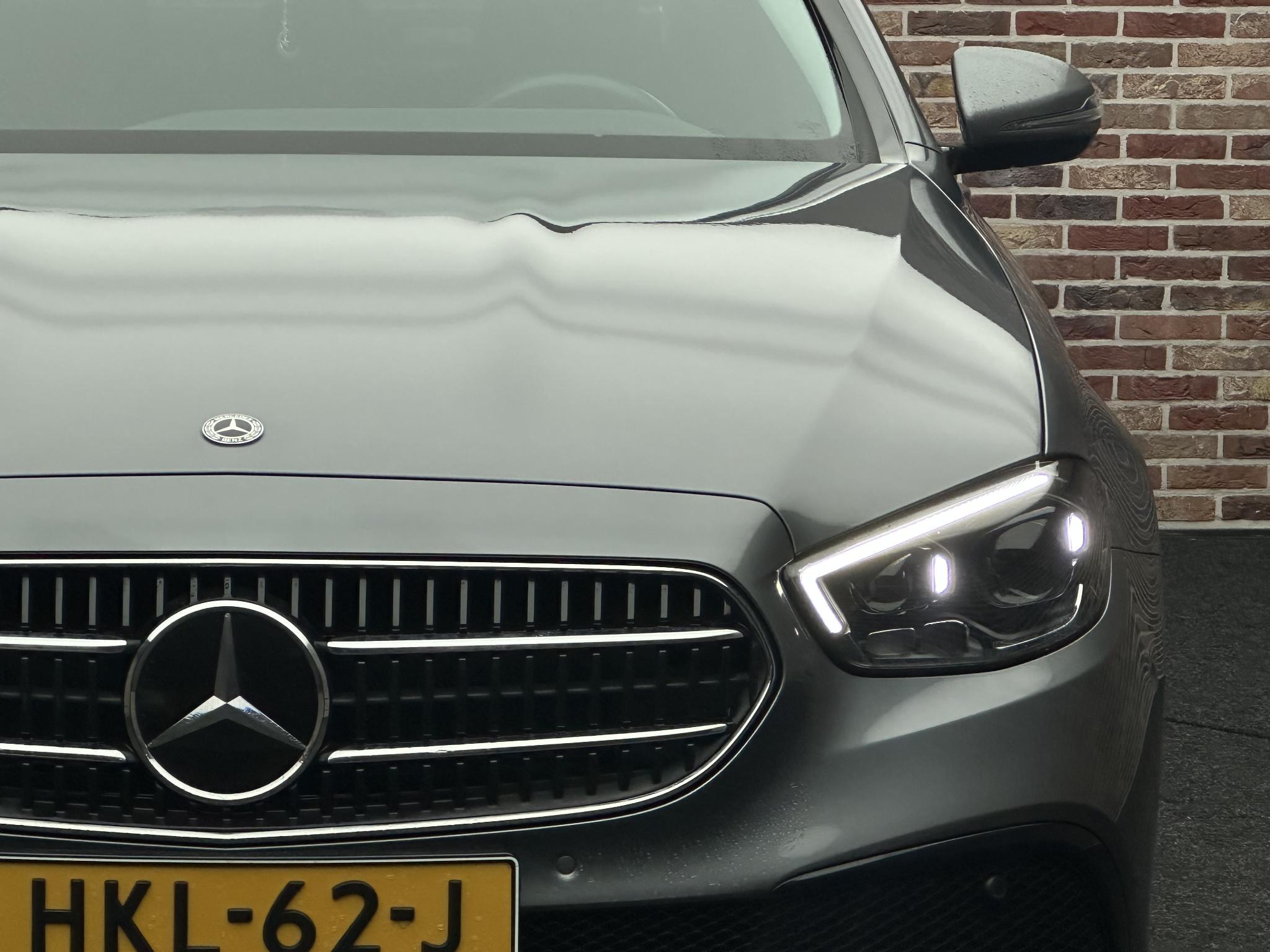Foto van Mercedes-Benz E 300 E