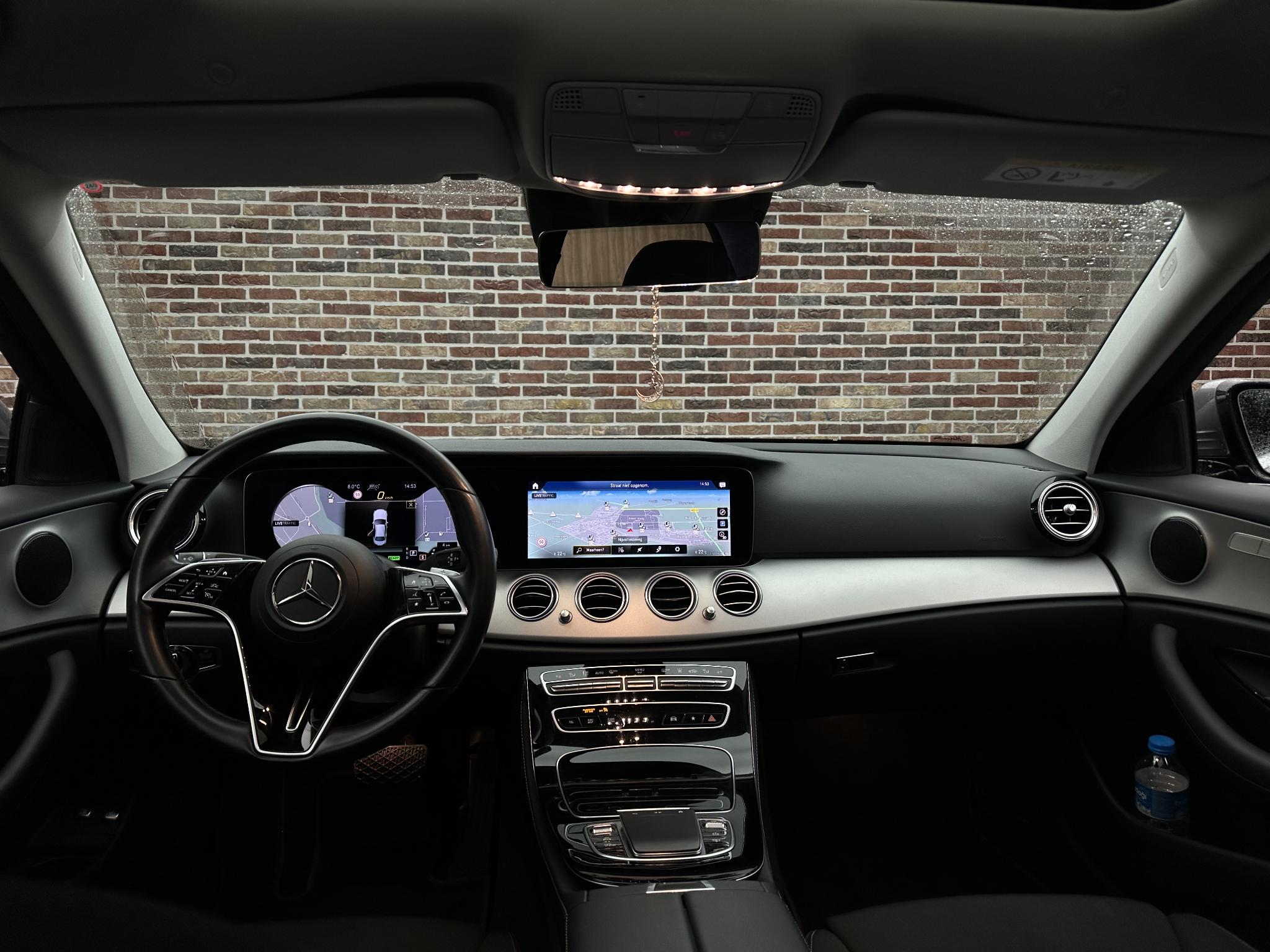 Foto van Mercedes-Benz E 300 E