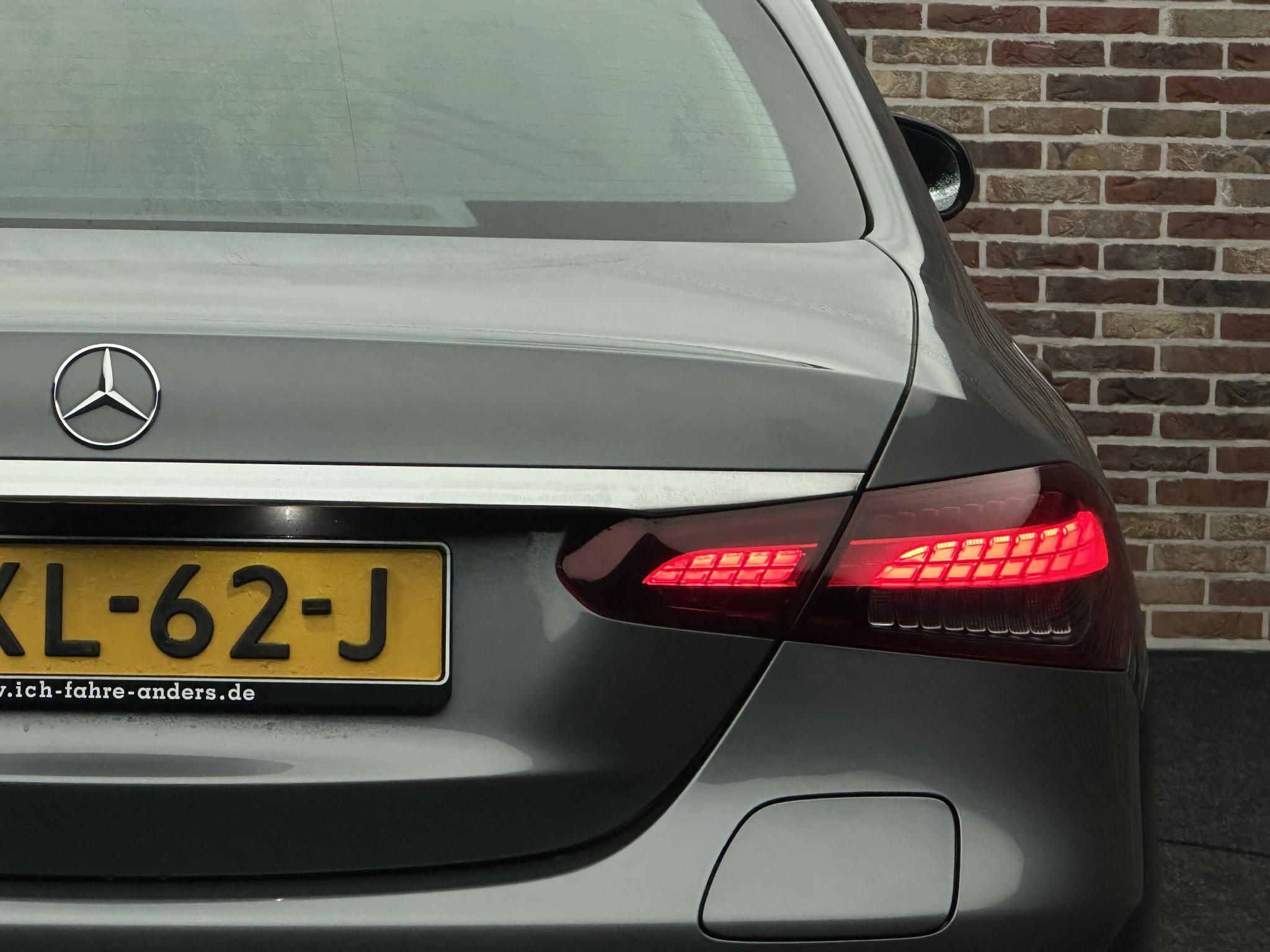 Foto van Mercedes-Benz E 300 E