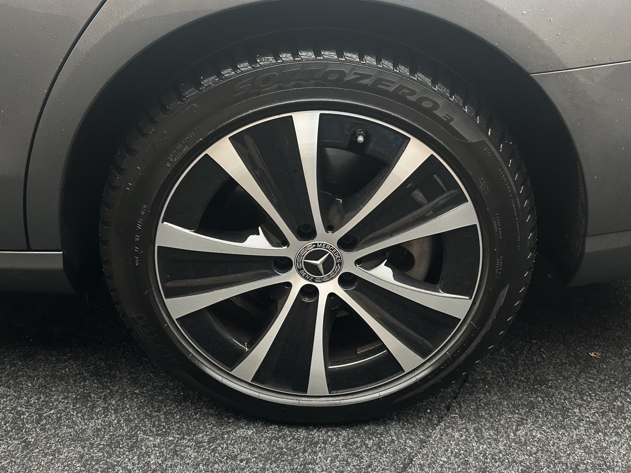 Foto van Mercedes-Benz E 300 E