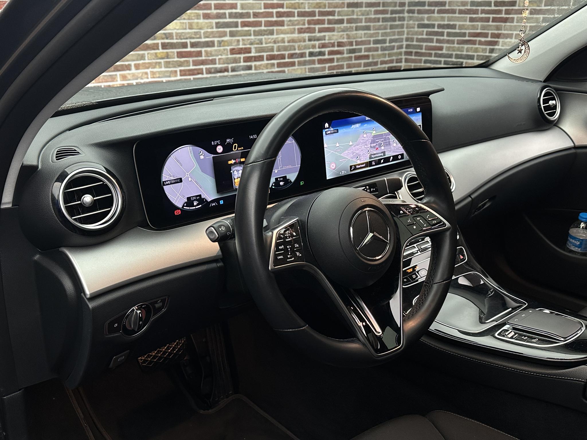 Foto van Mercedes-Benz E 300 E