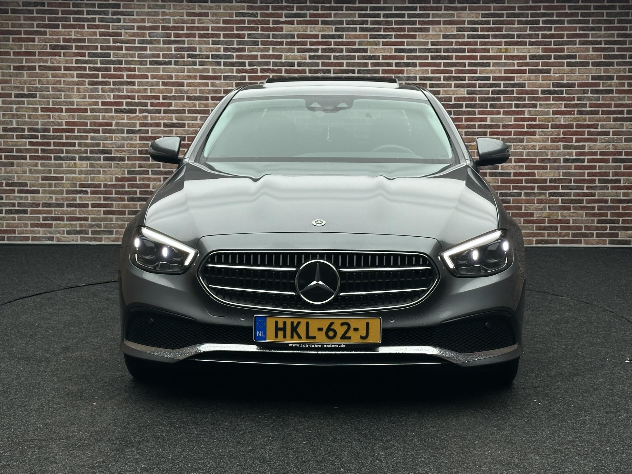 Foto van Mercedes-Benz E 300 E