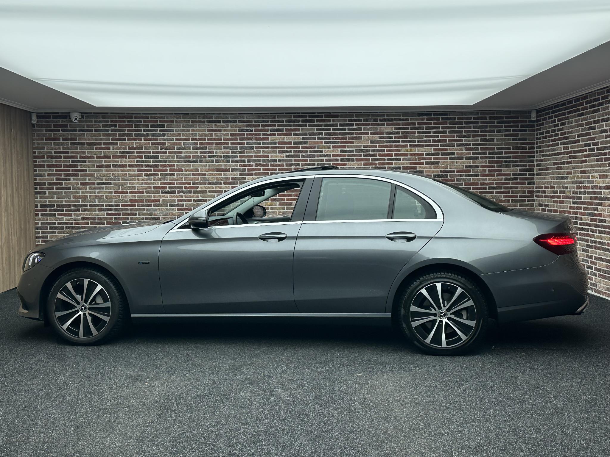 Foto van Mercedes-Benz E 300 E