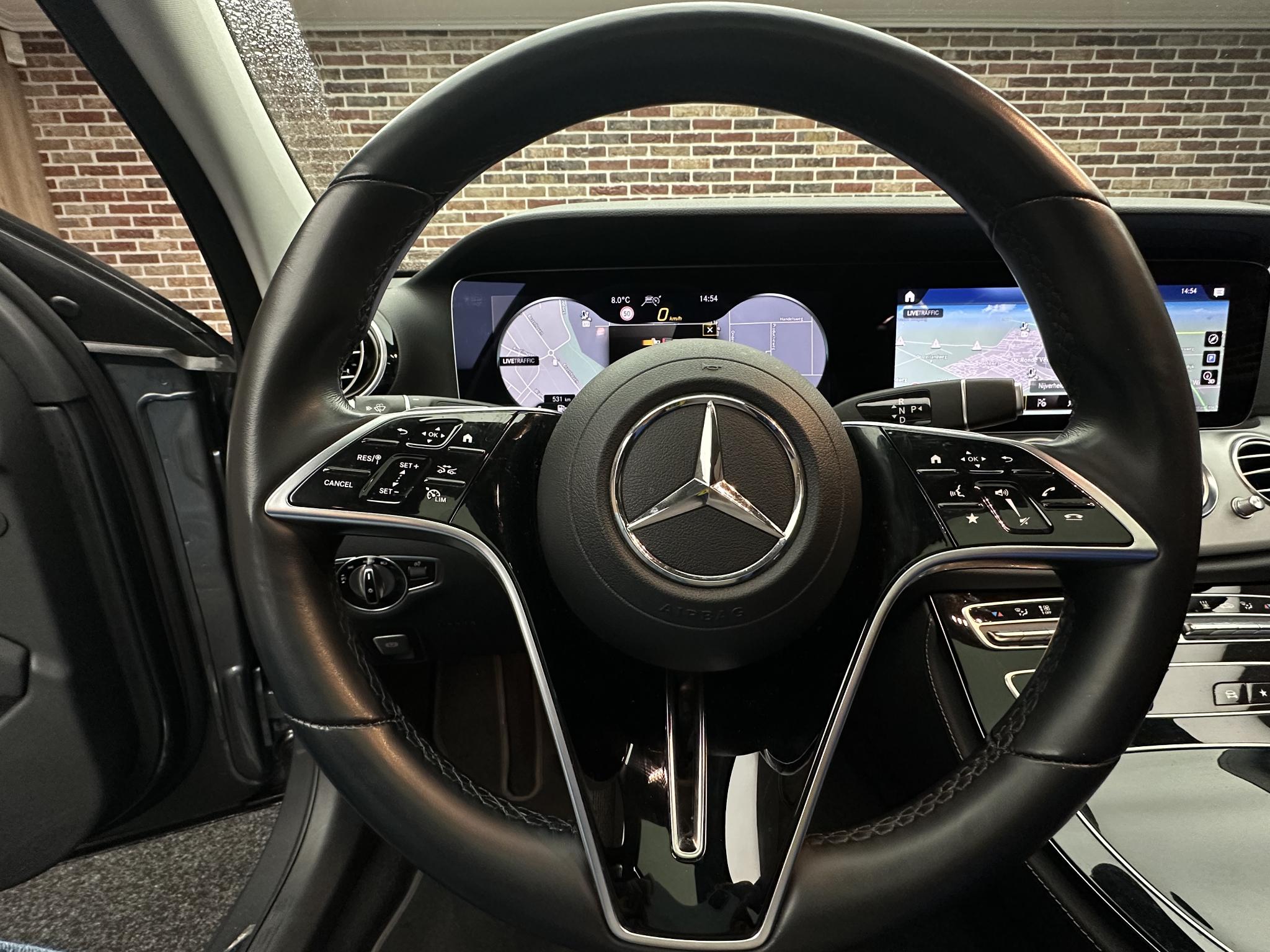 Foto van Mercedes-Benz E 300 E