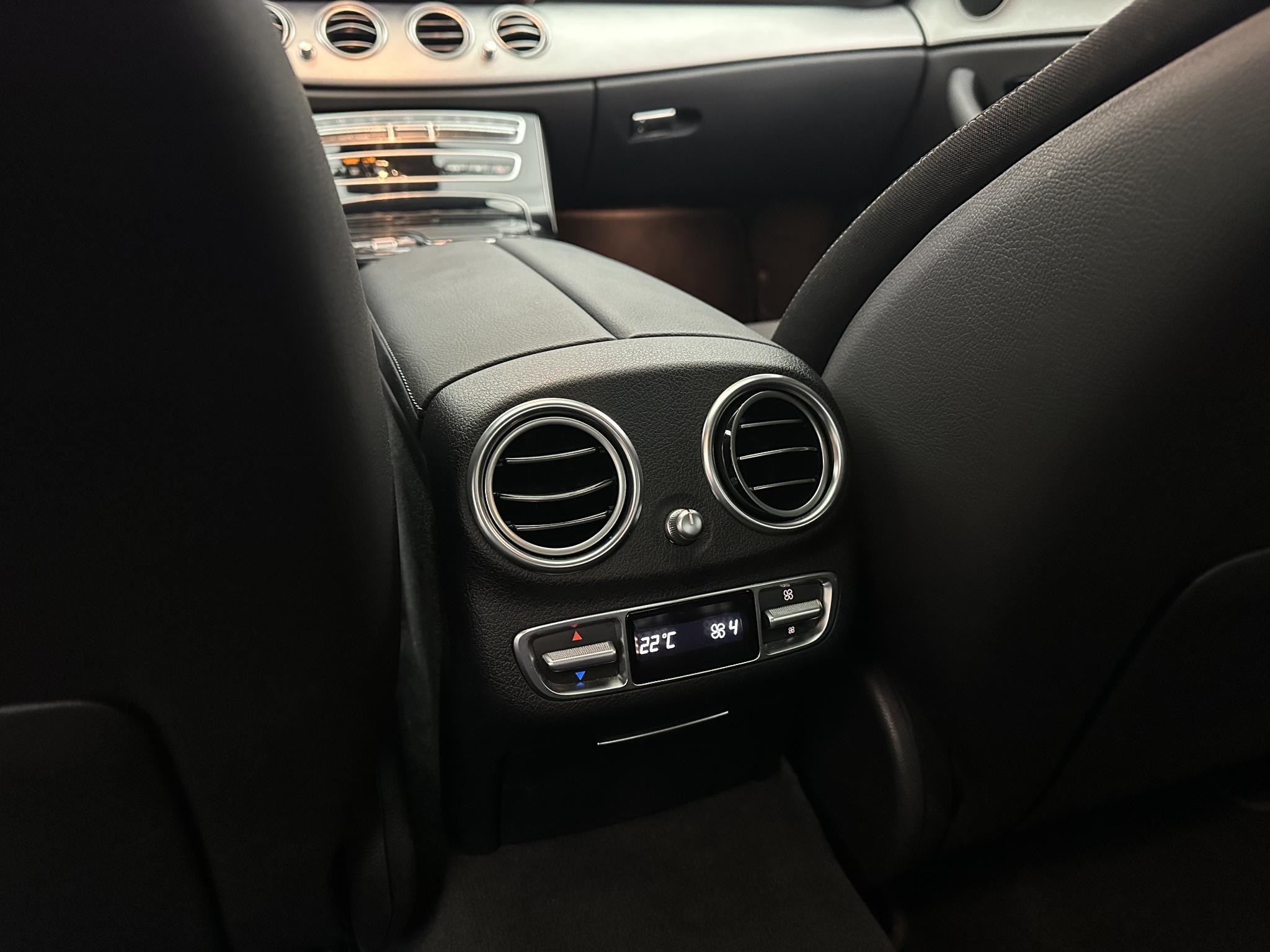 Foto van Mercedes-Benz E 300 E