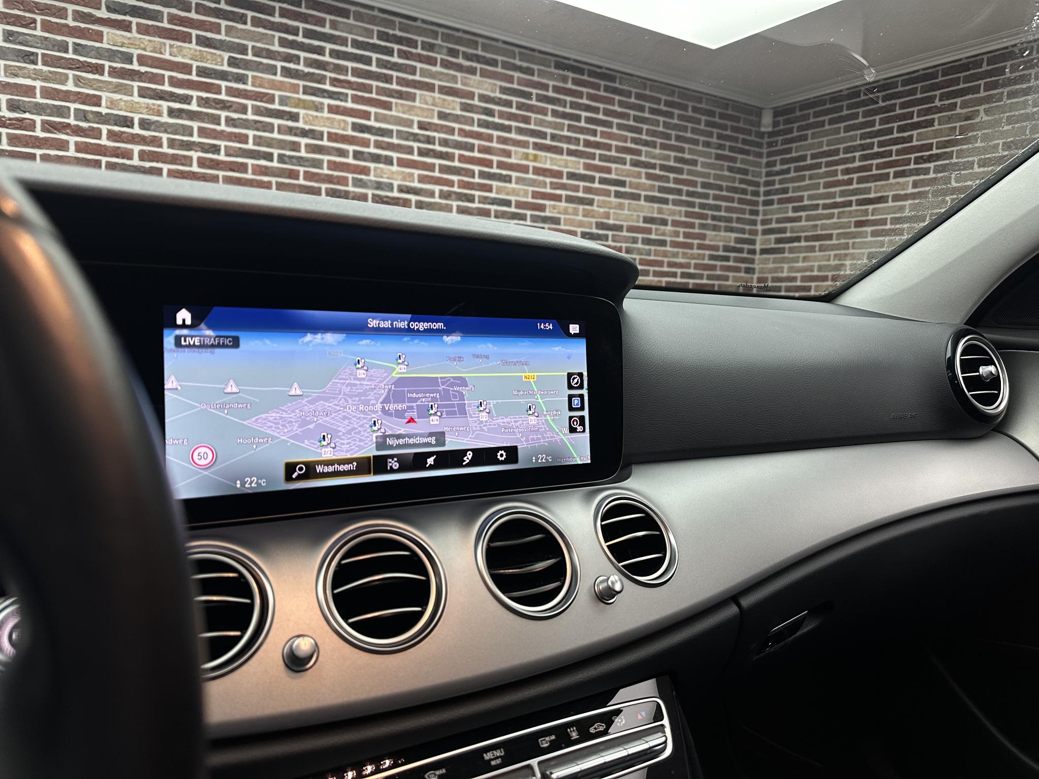 Foto van Mercedes-Benz E 300 E