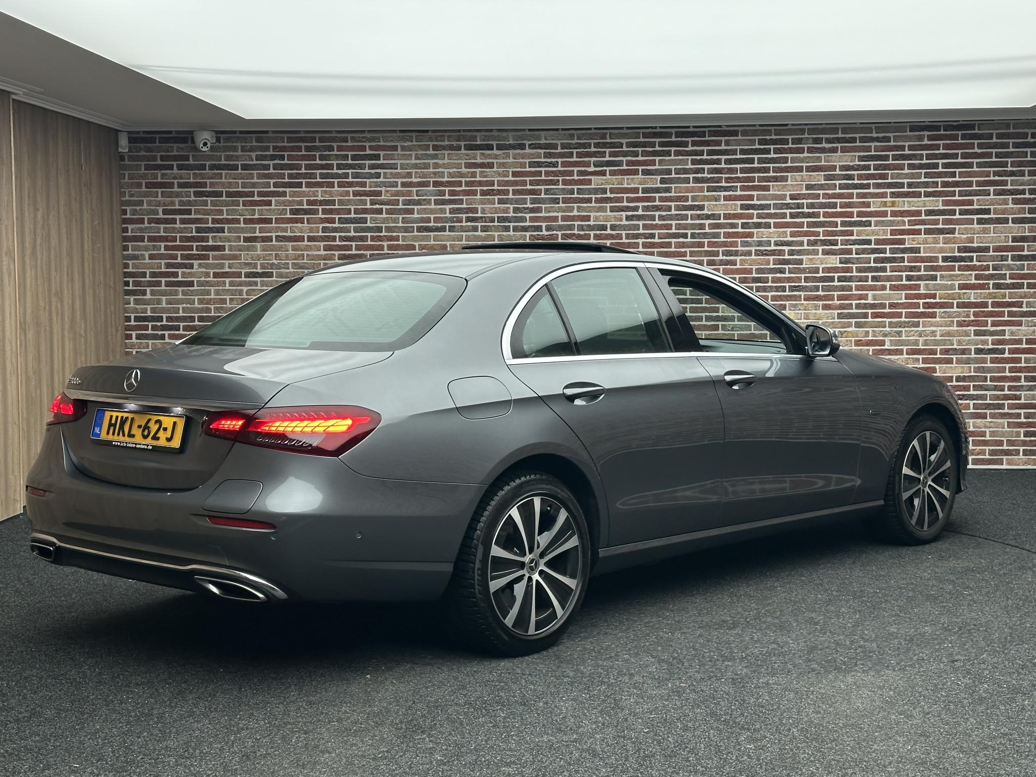 Foto van Mercedes-Benz E 300 E