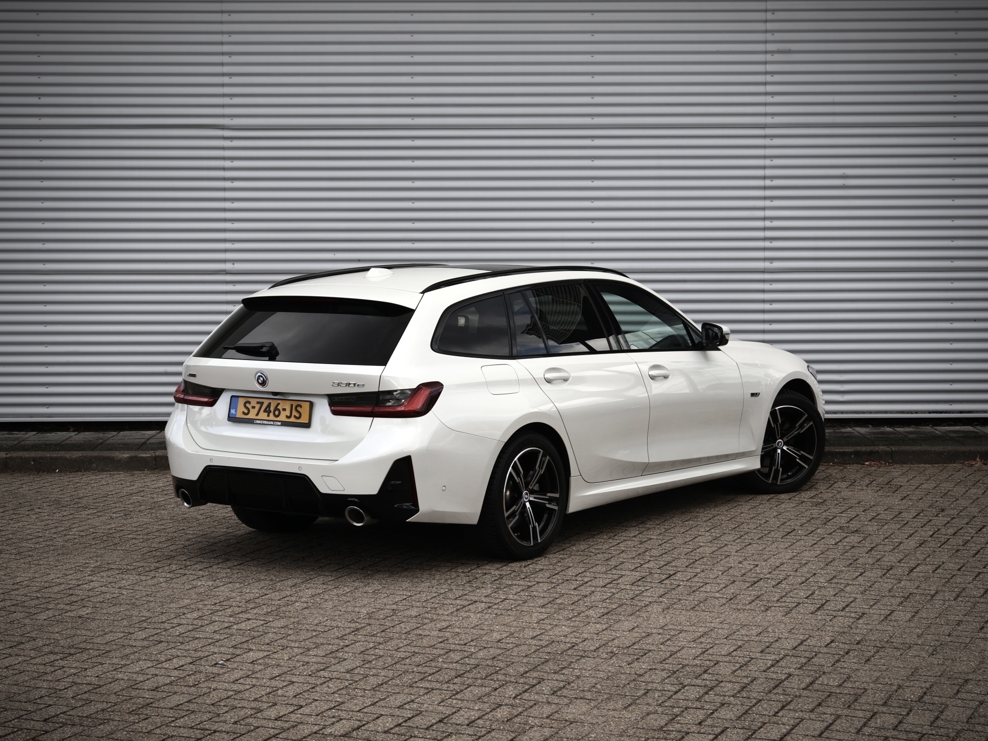 Foto van BMW 330e xDrive