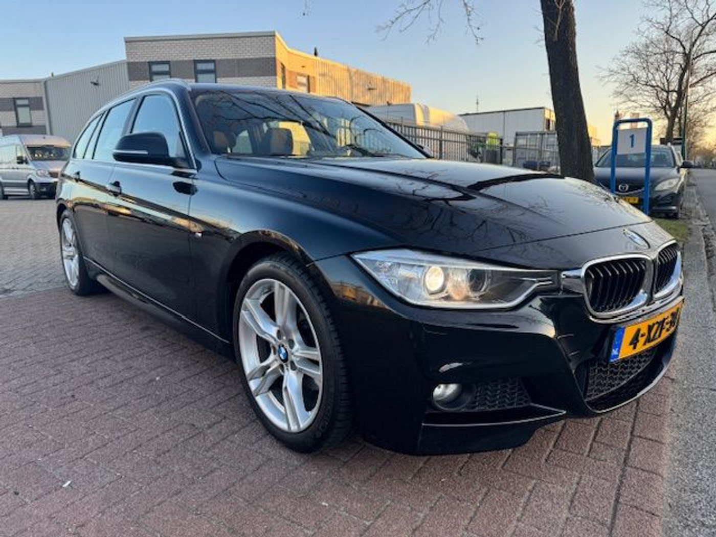 BMW 316i 316i M Edition Executive 2014 - voorkant