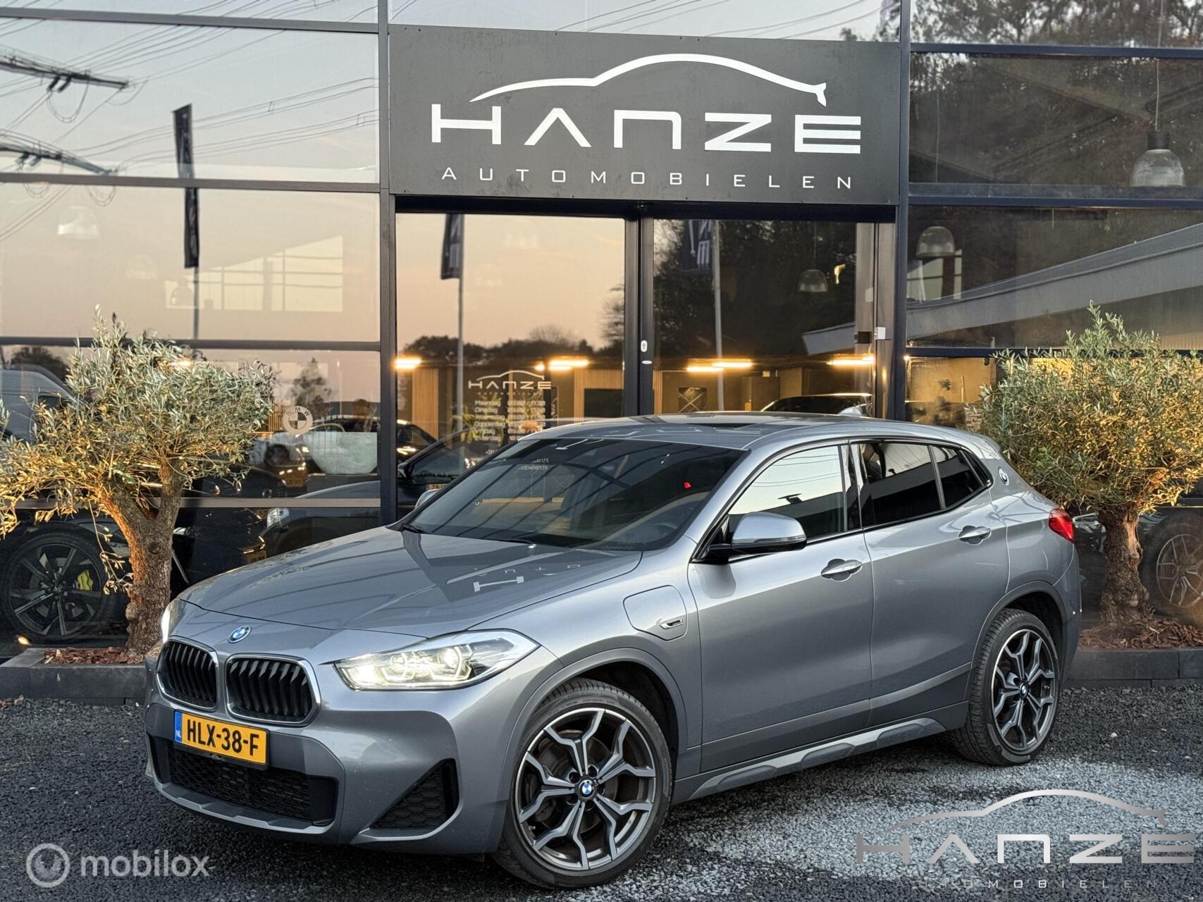 BMW X2 xDrive25e High Executive M|Pano|19"|LED|Virtual 2022 - voorkant