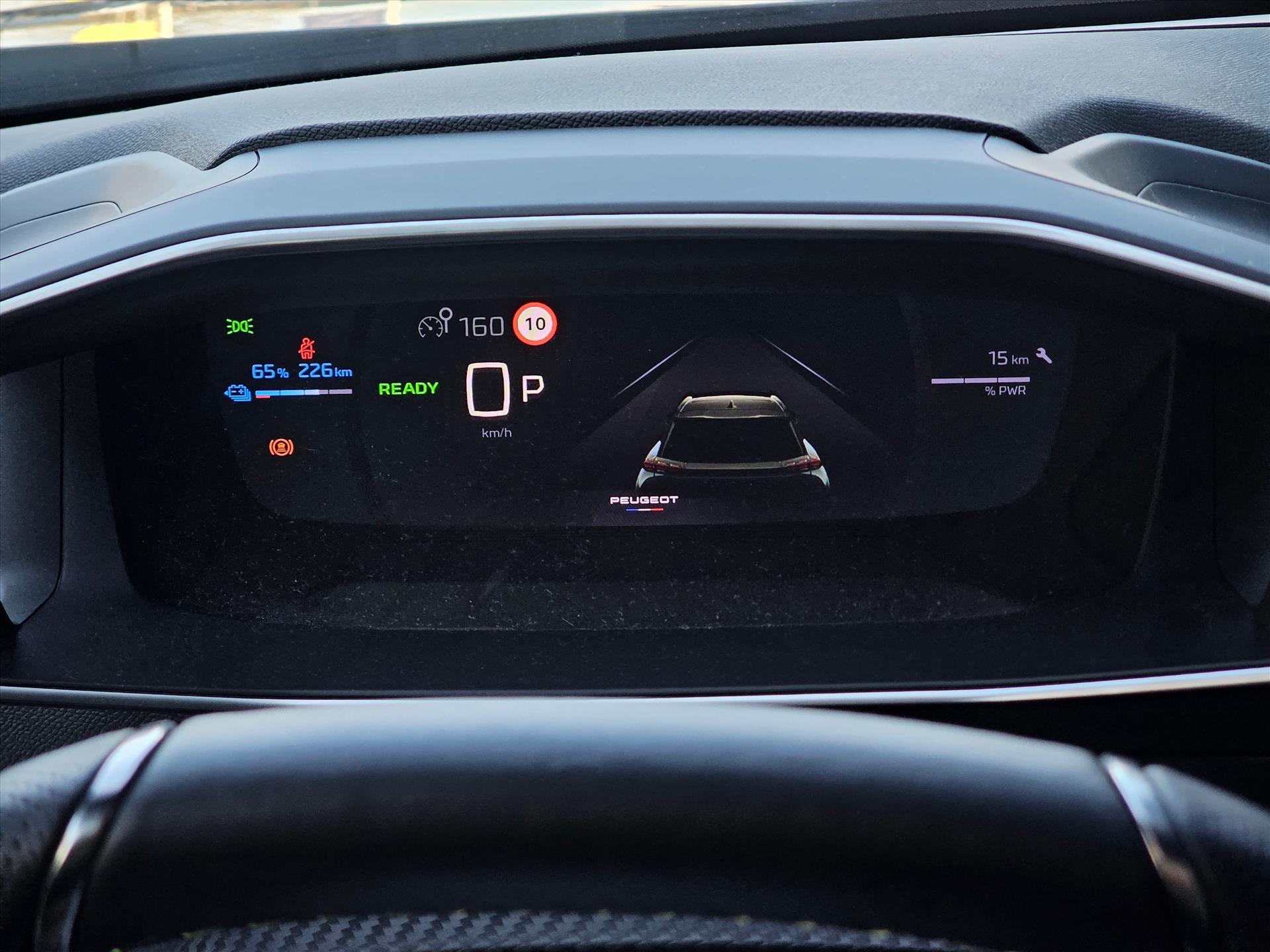 Foto van Peugeot E-2008