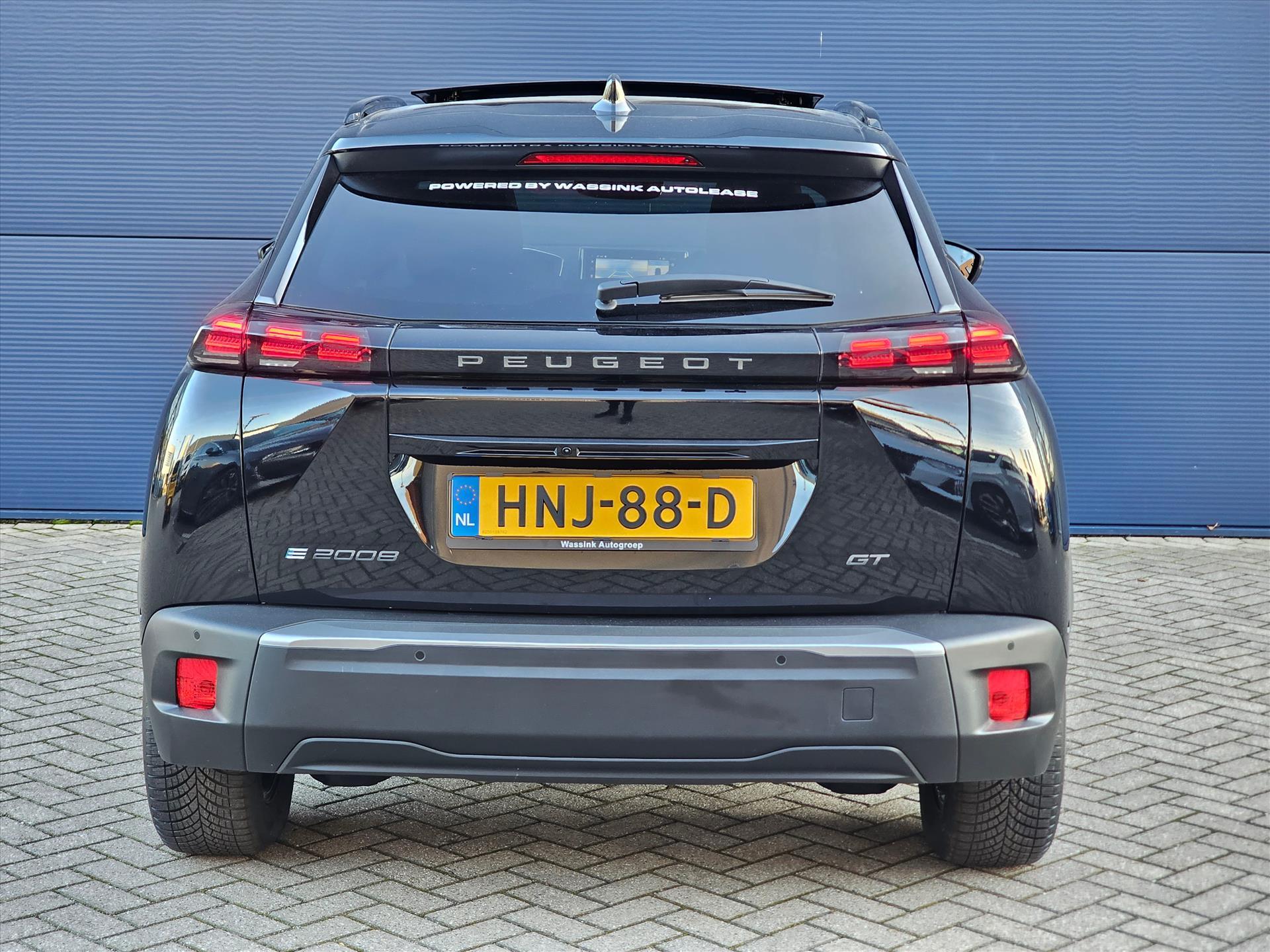 Foto van Peugeot E-2008