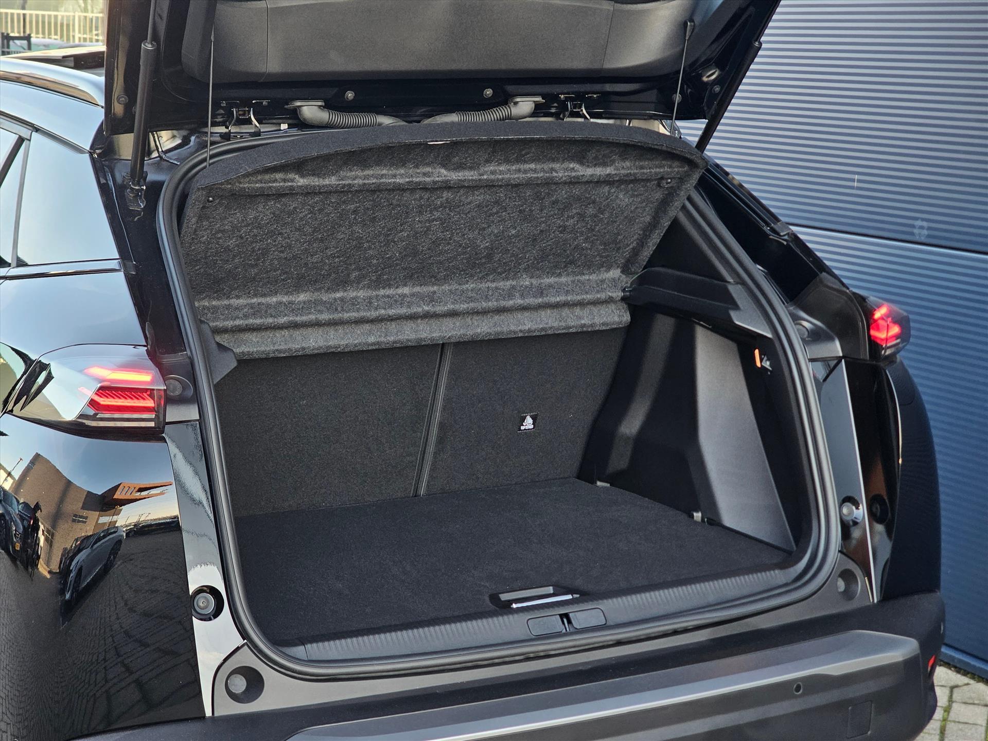 Foto van Peugeot E-2008