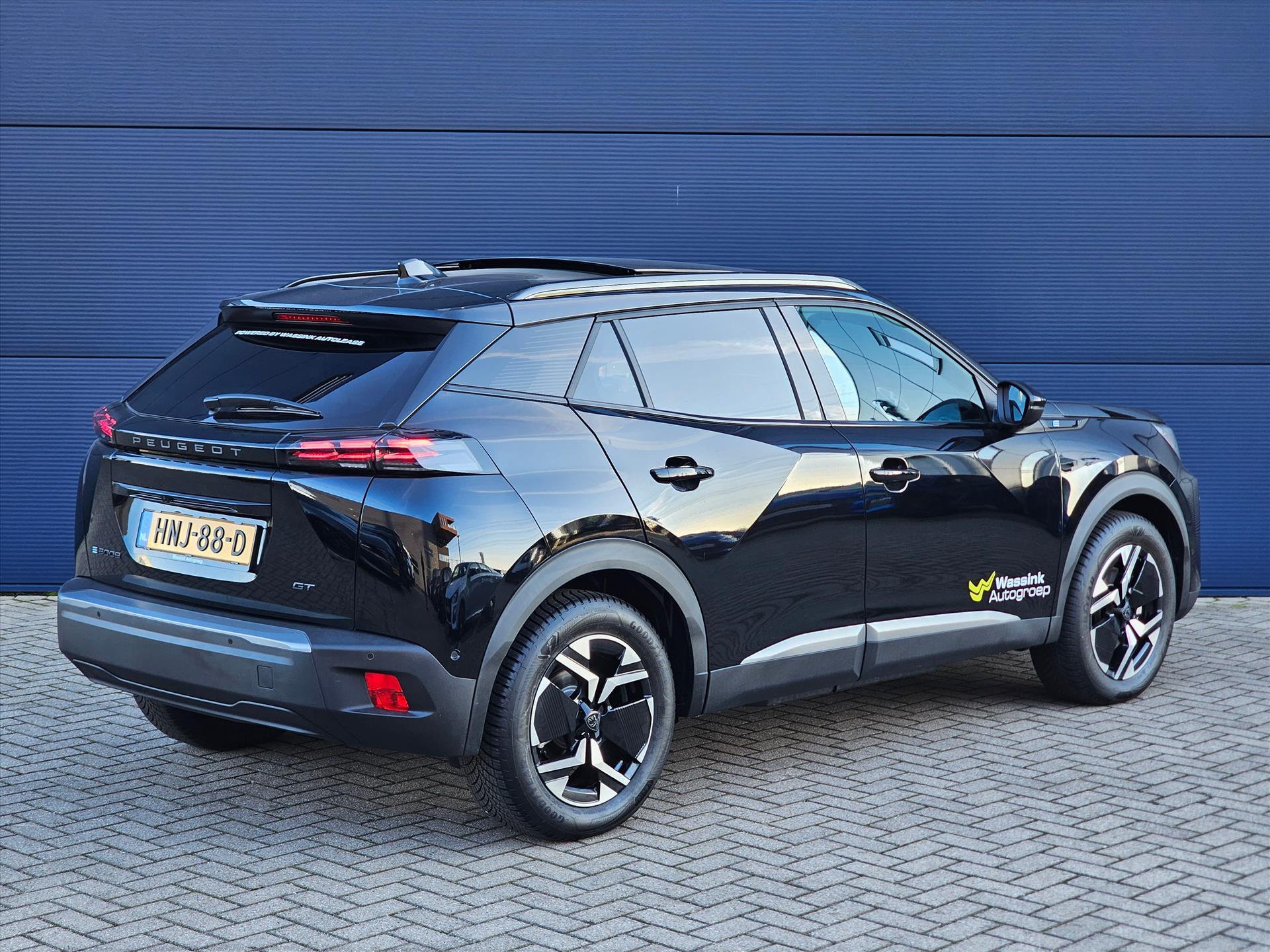 Foto van Peugeot E-2008