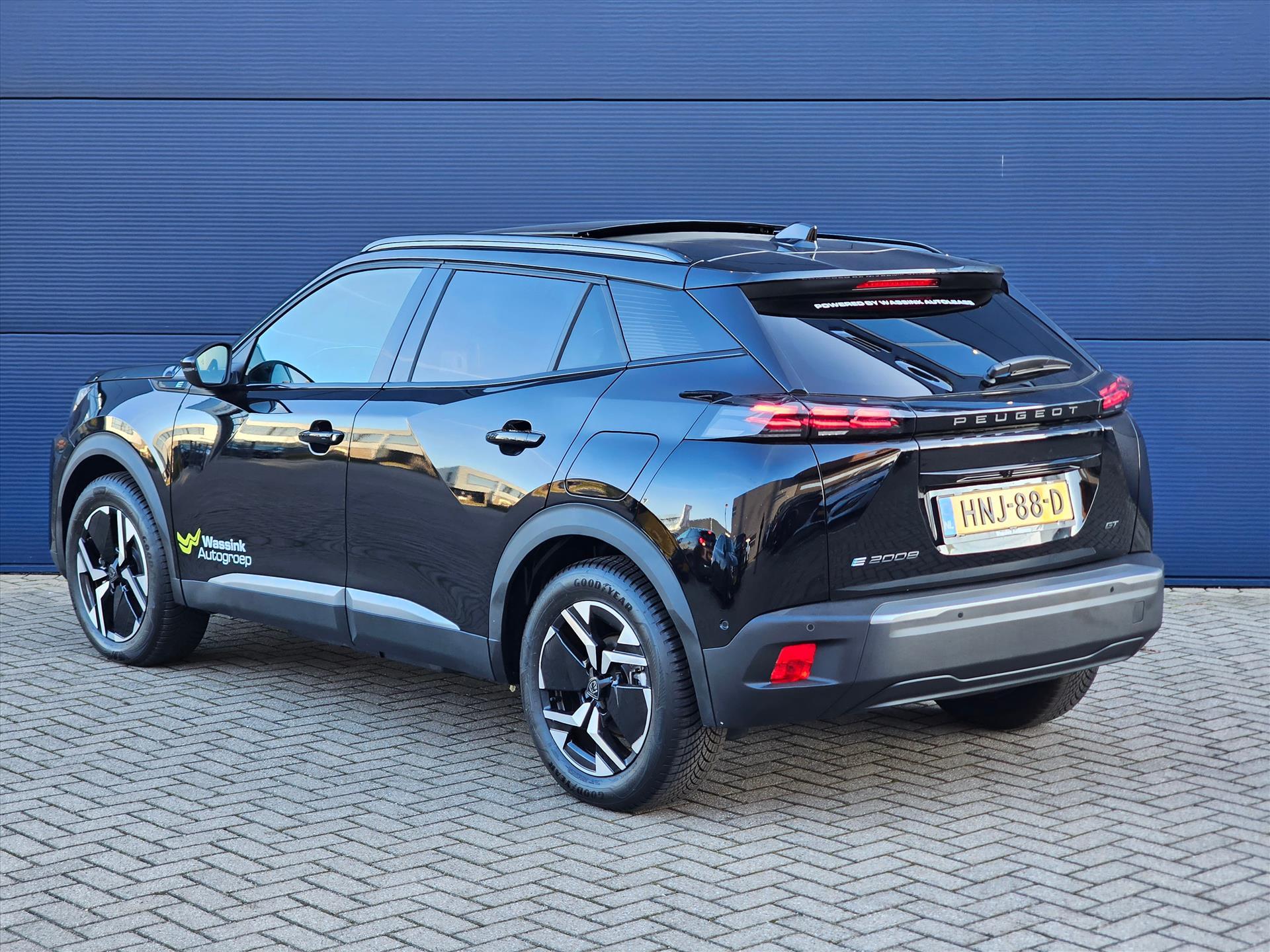 Foto van Peugeot E-2008