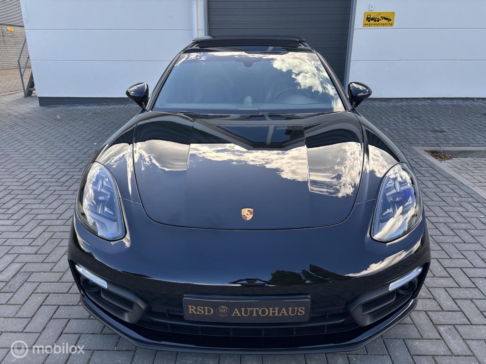Foto van Porsche Panamera Sport Turismo