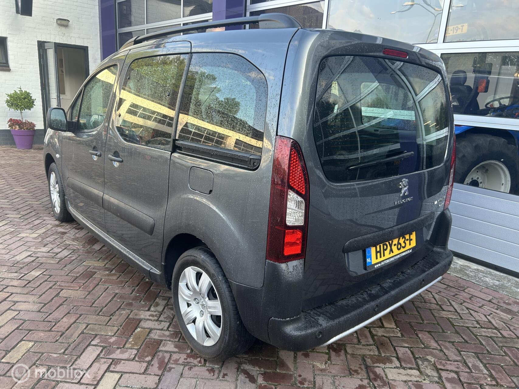 Foto van Peugeot Partner Tepee