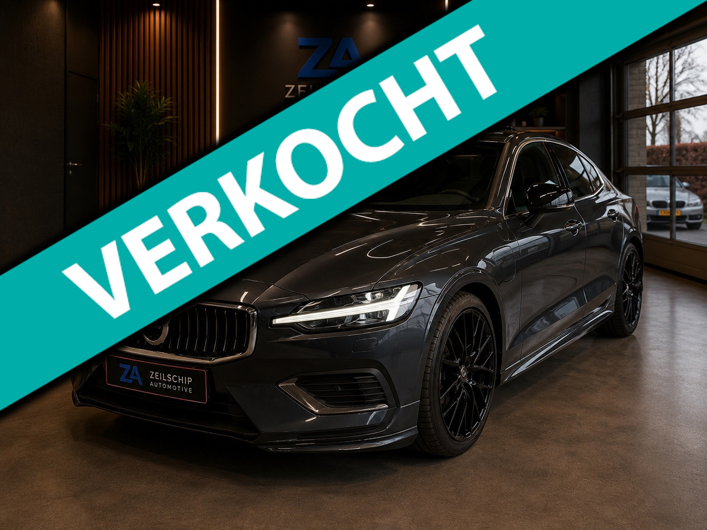Volvo S60 T8 Twin Engine 2.0 T8 AWD Twin Engine R-Design Pano|Leer|B&W|Camera|FULL 2019 - voorkant