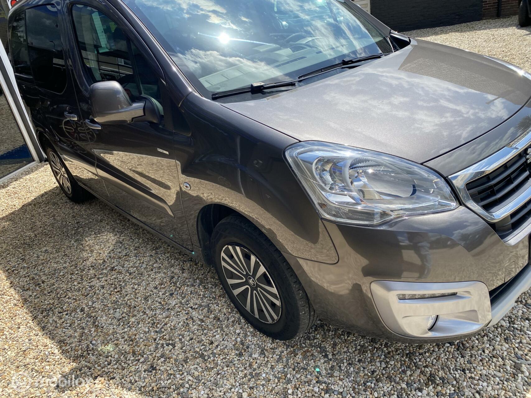 Foto van Peugeot Partner Tepee