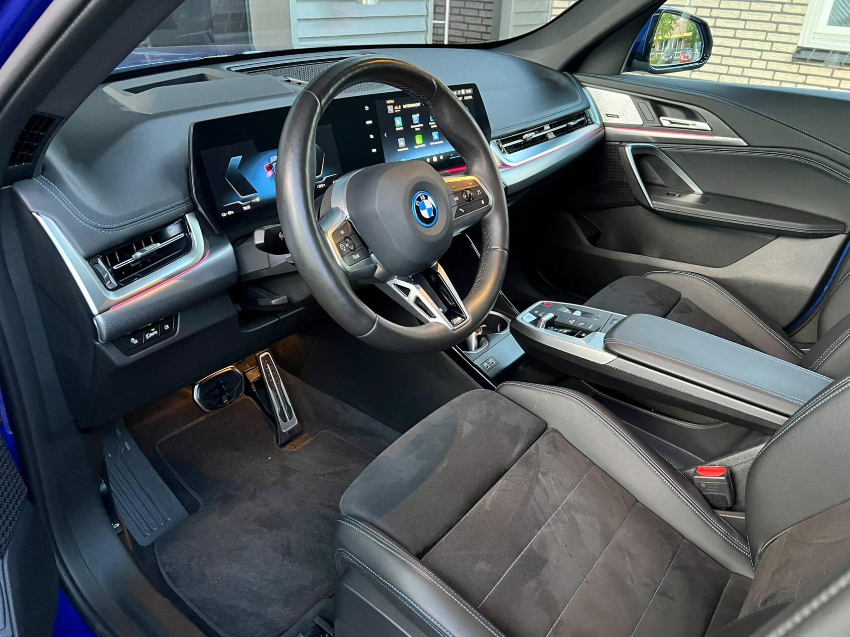 Foto van BMW Ix1