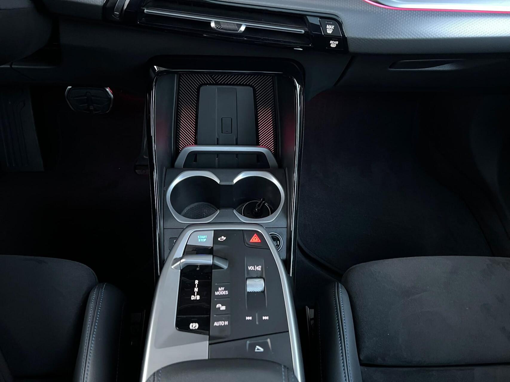 Foto van BMW Ix1