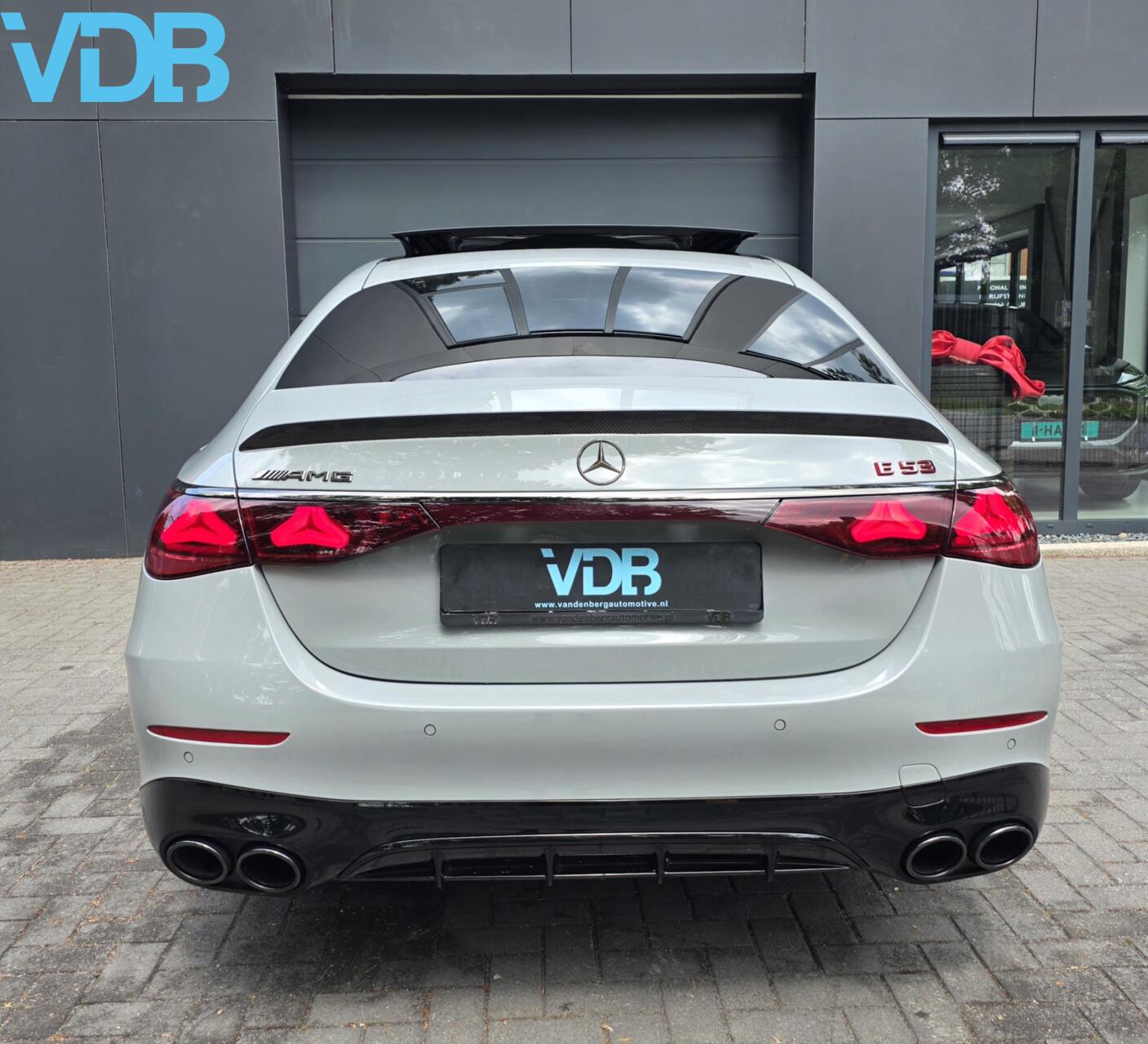 Foto van Mercedes-Benz AMG E 53 Hybrid