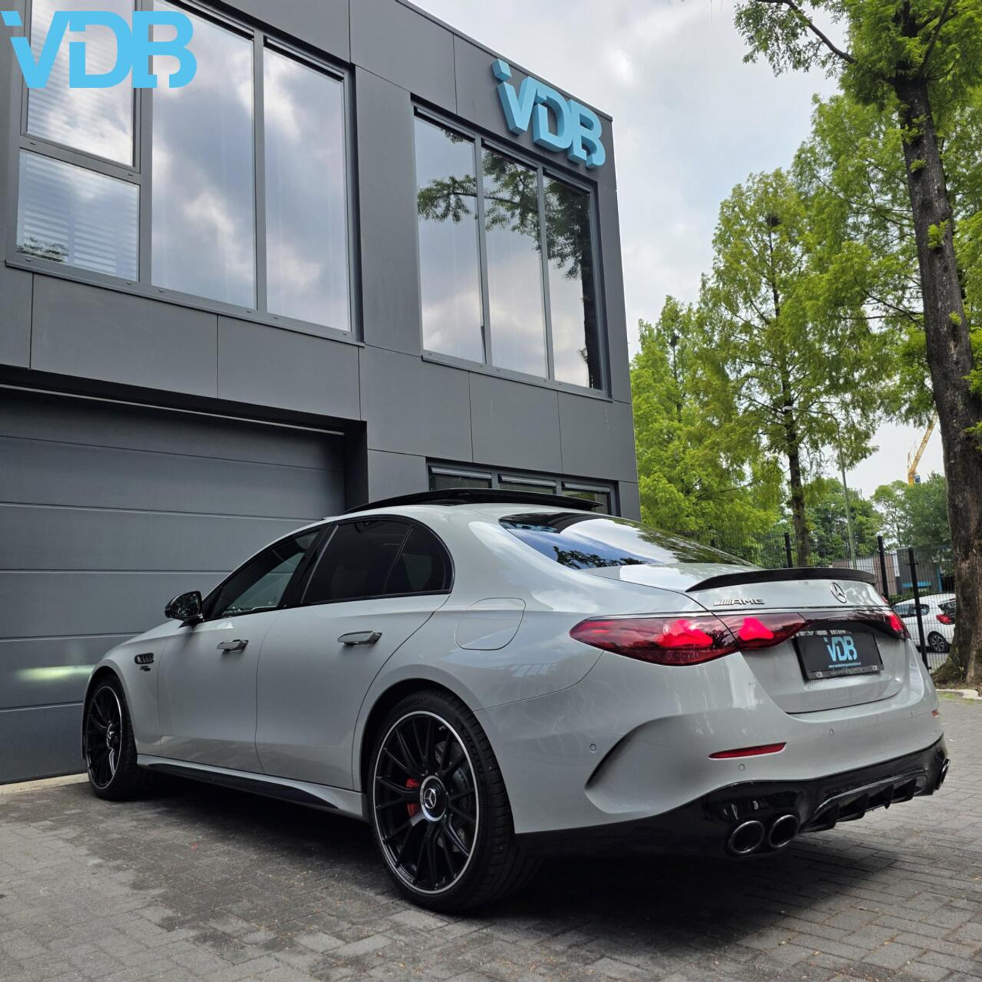 Foto van Mercedes-Benz AMG E 53 Hybrid