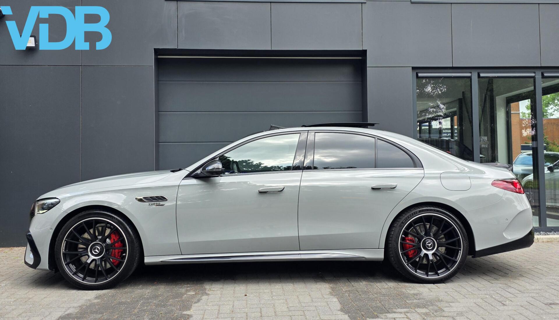 Foto van Mercedes-Benz AMG E 53 Hybrid